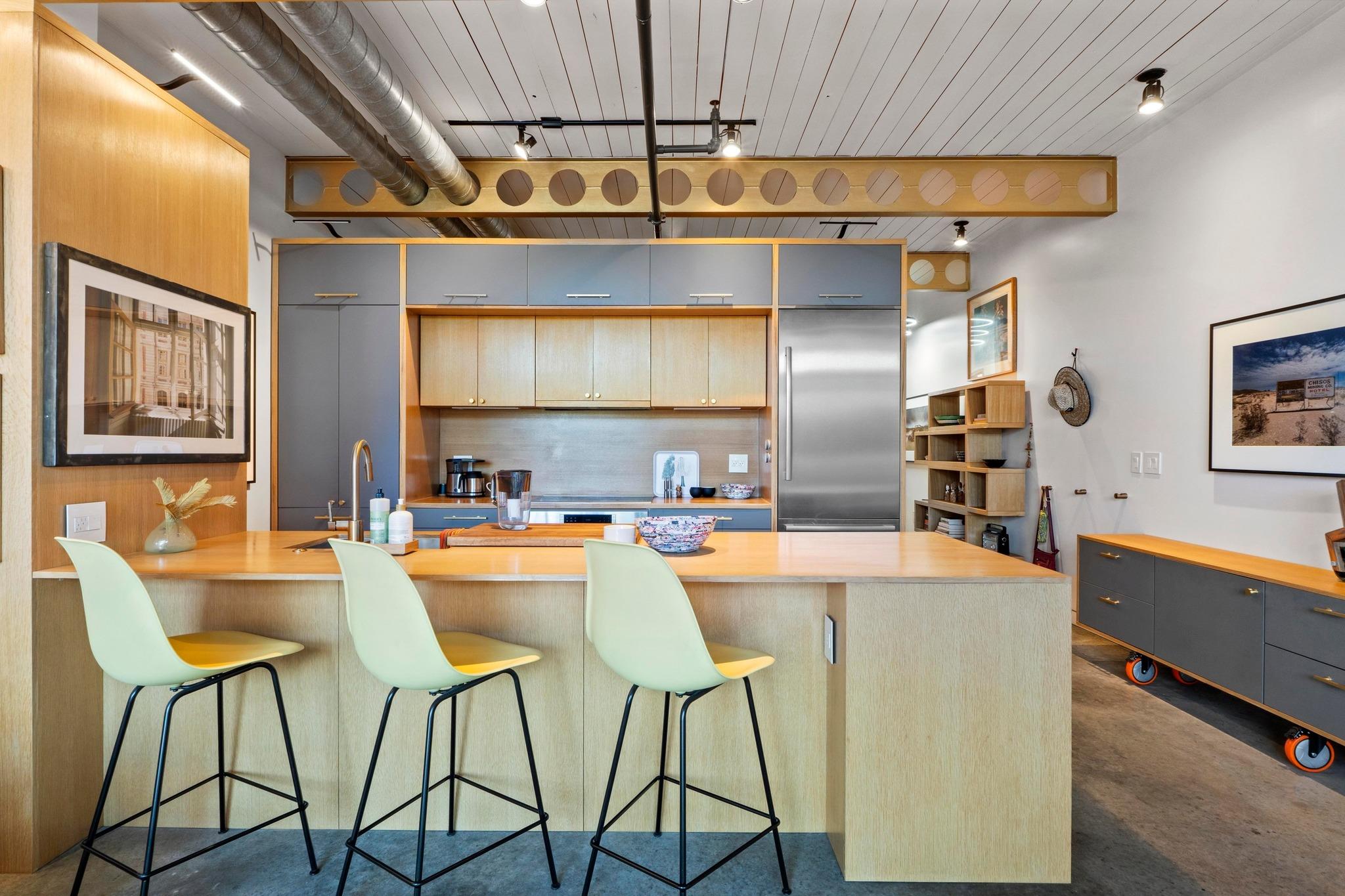 1401 Eva St # 204, Austin, TX 78704