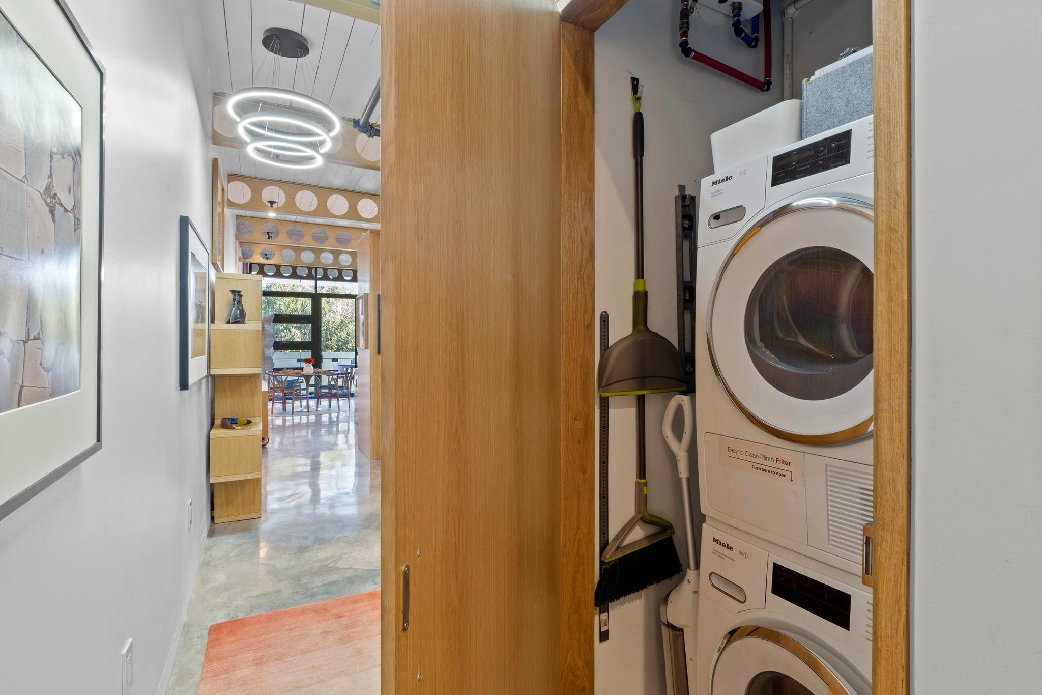 1401 Eva St # 204, Austin, TX 78704