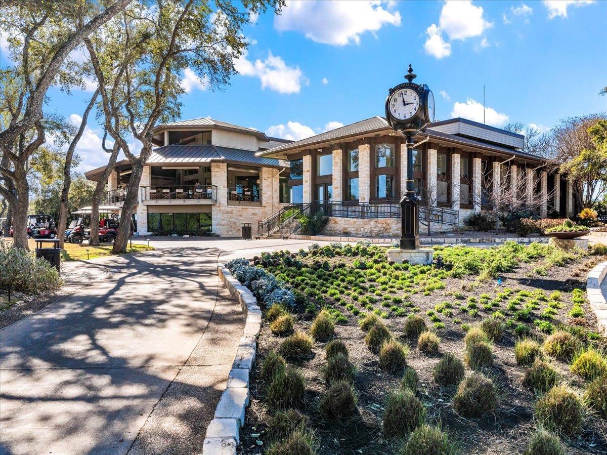 58 Cottondale Rd, The Hills, TX 78738