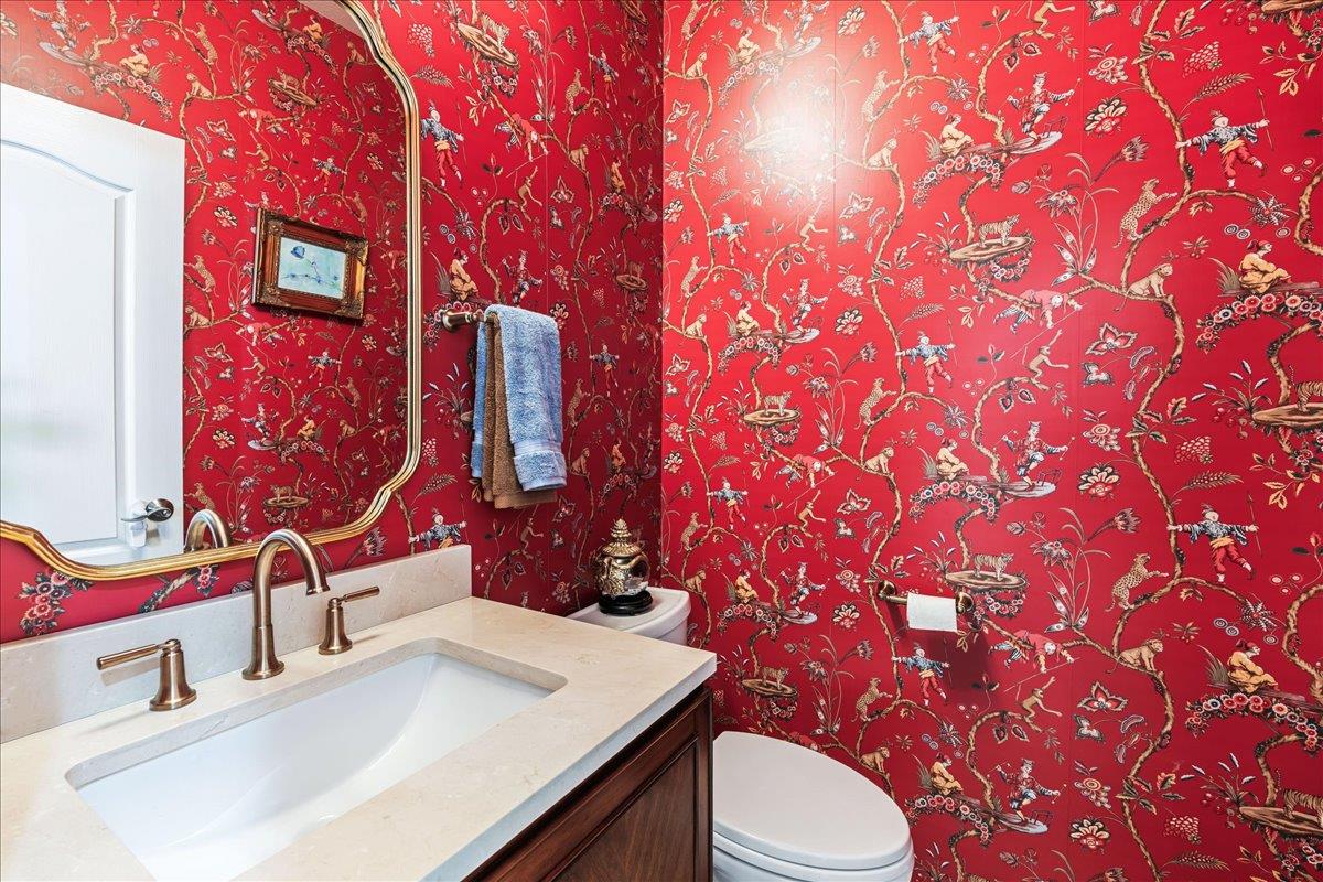 58 Cottondale Rd, The Hills, TX 78738