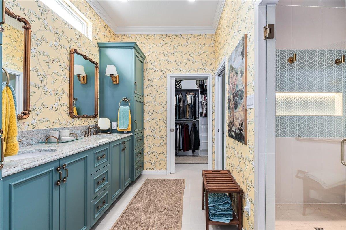 58 Cottondale Rd, The Hills, TX 78738