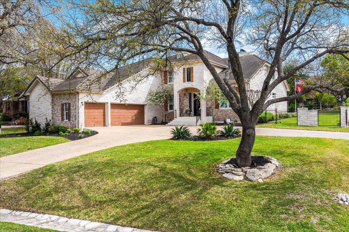 58 Cottondale Rd, The Hills, TX 78738