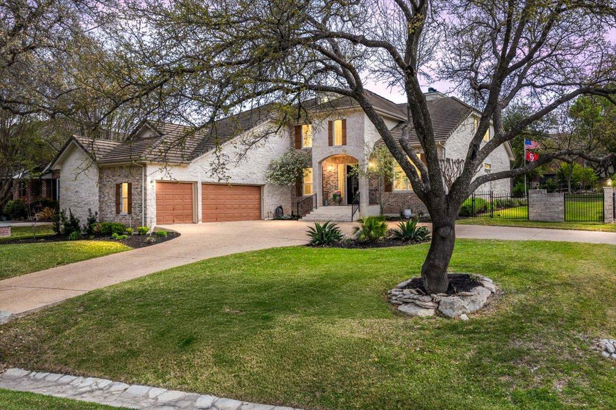 58 Cottondale Rd, The Hills, TX 78738