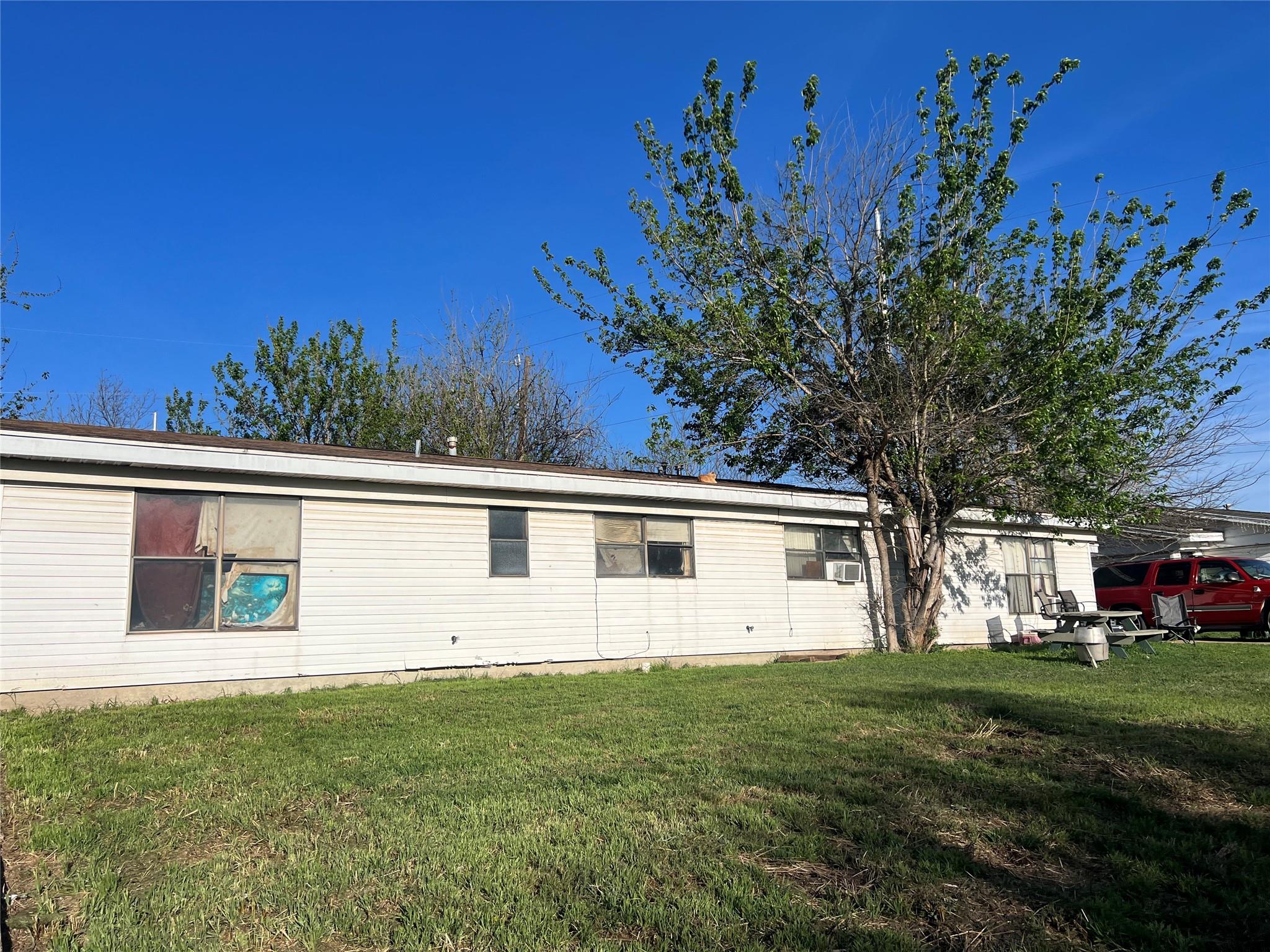 523 Lenora Dr # A&B, Taylor, TX 76574