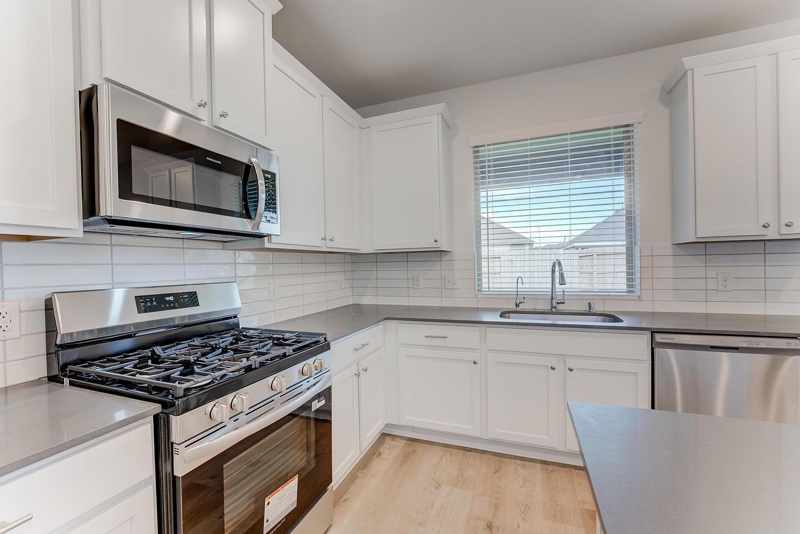 212 Rock Daisy Trl, Hutto, TX 78634