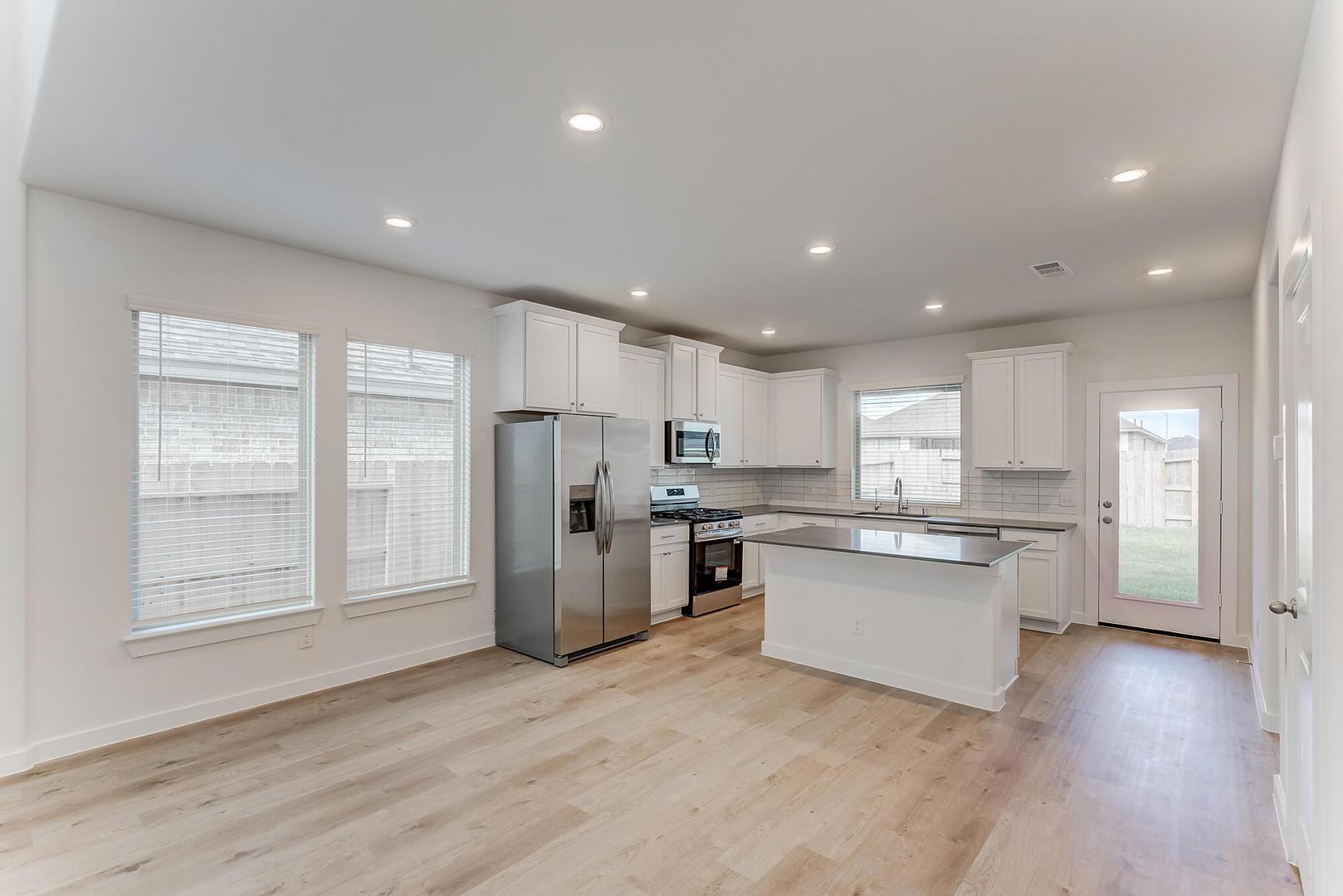 212 Rock Daisy Trl, Hutto, TX 78634