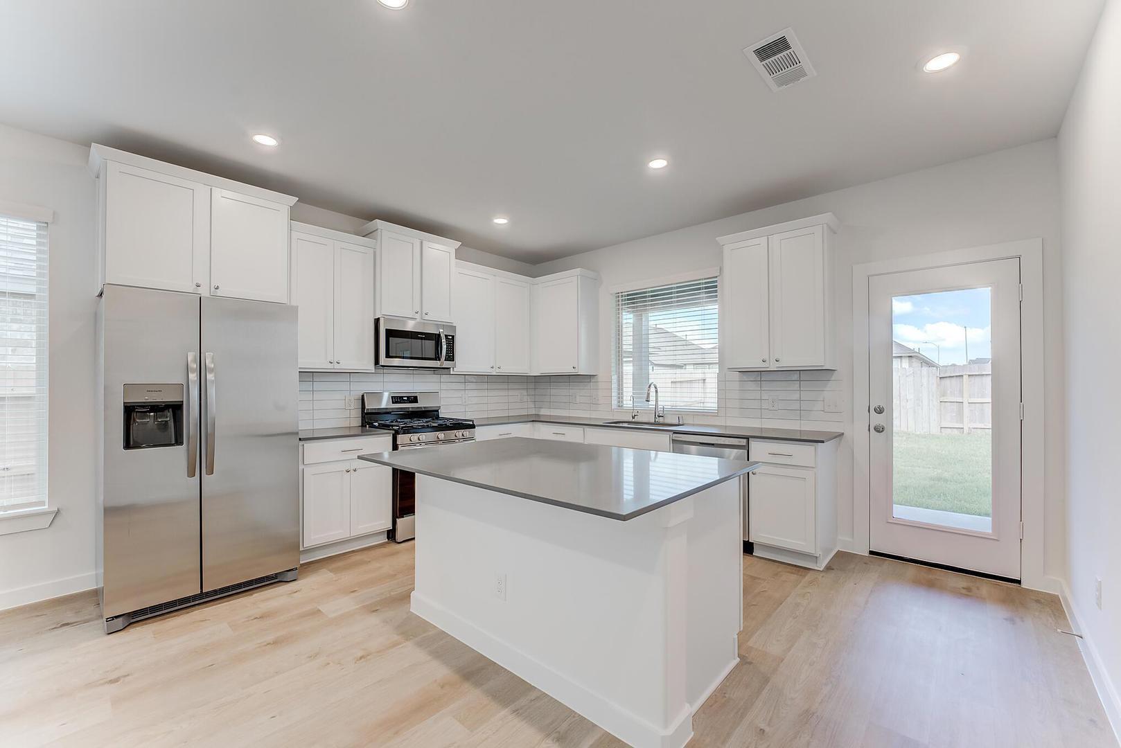 212 Rock Daisy Trl, Hutto, TX 78634