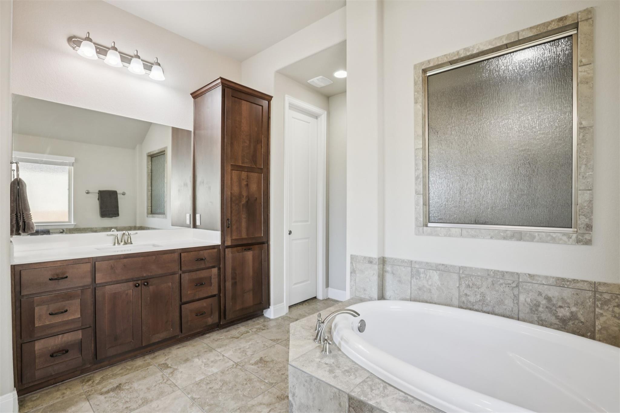 204 Miracle Rose Way, Liberty Hill, TX 78642