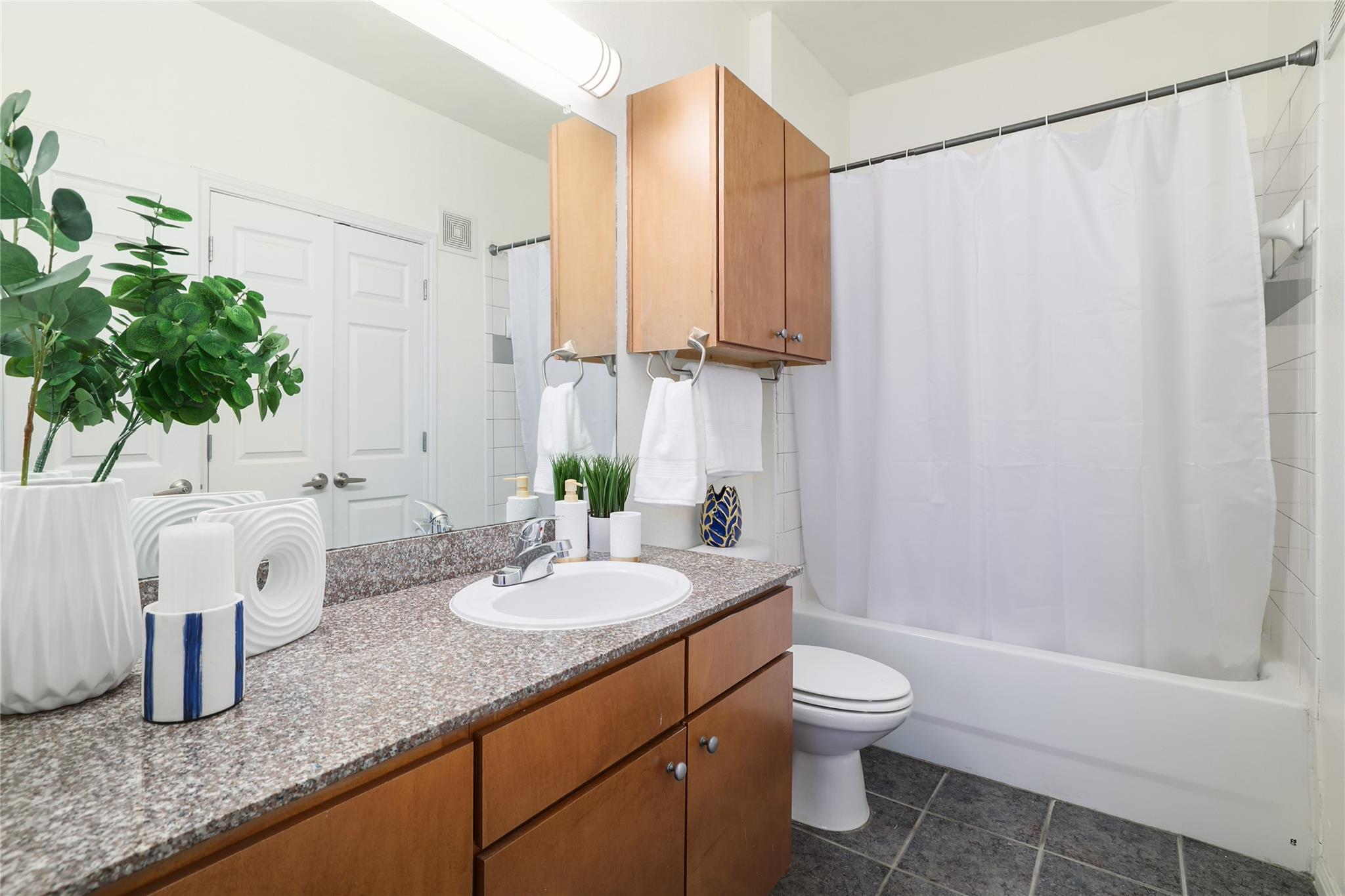 2502 Leon St # 208, Austin, TX 78705