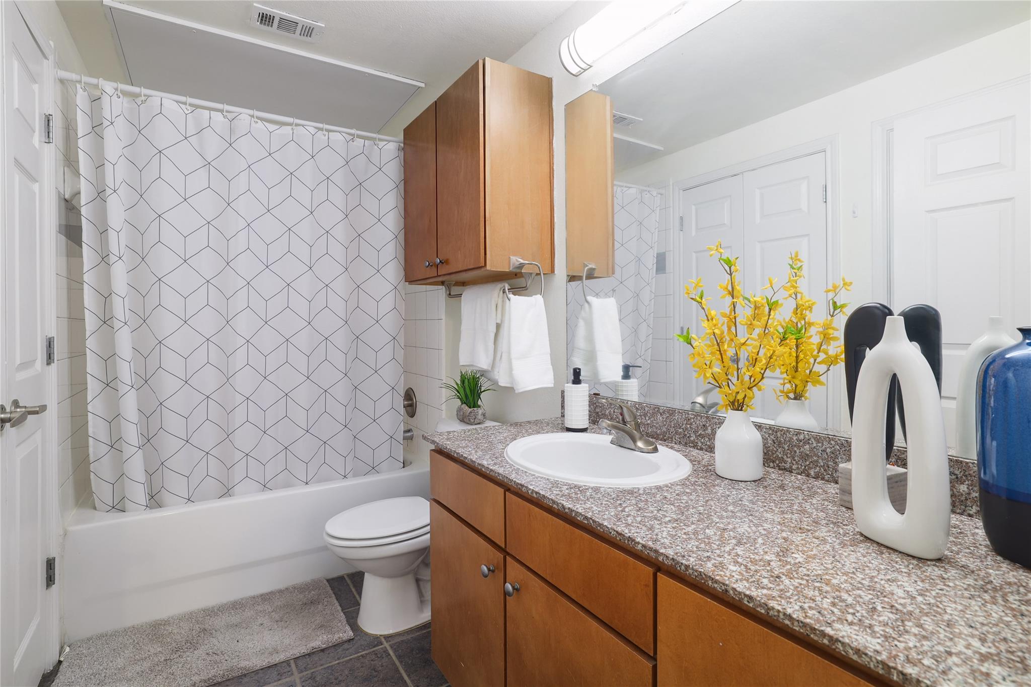 2502 Leon St # 208, Austin, TX 78705