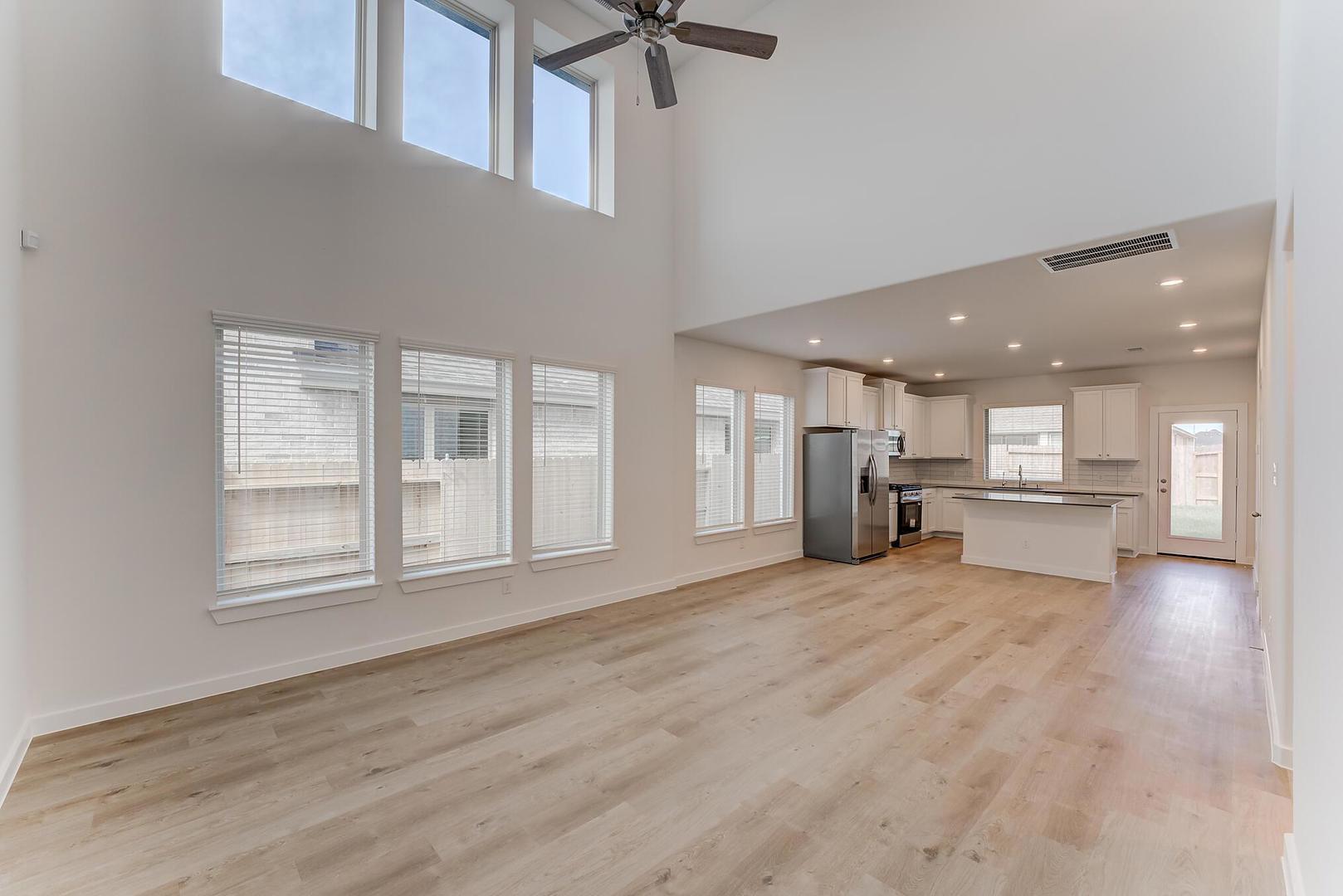 140 Bloomington Loop, Hutto, TX 78634