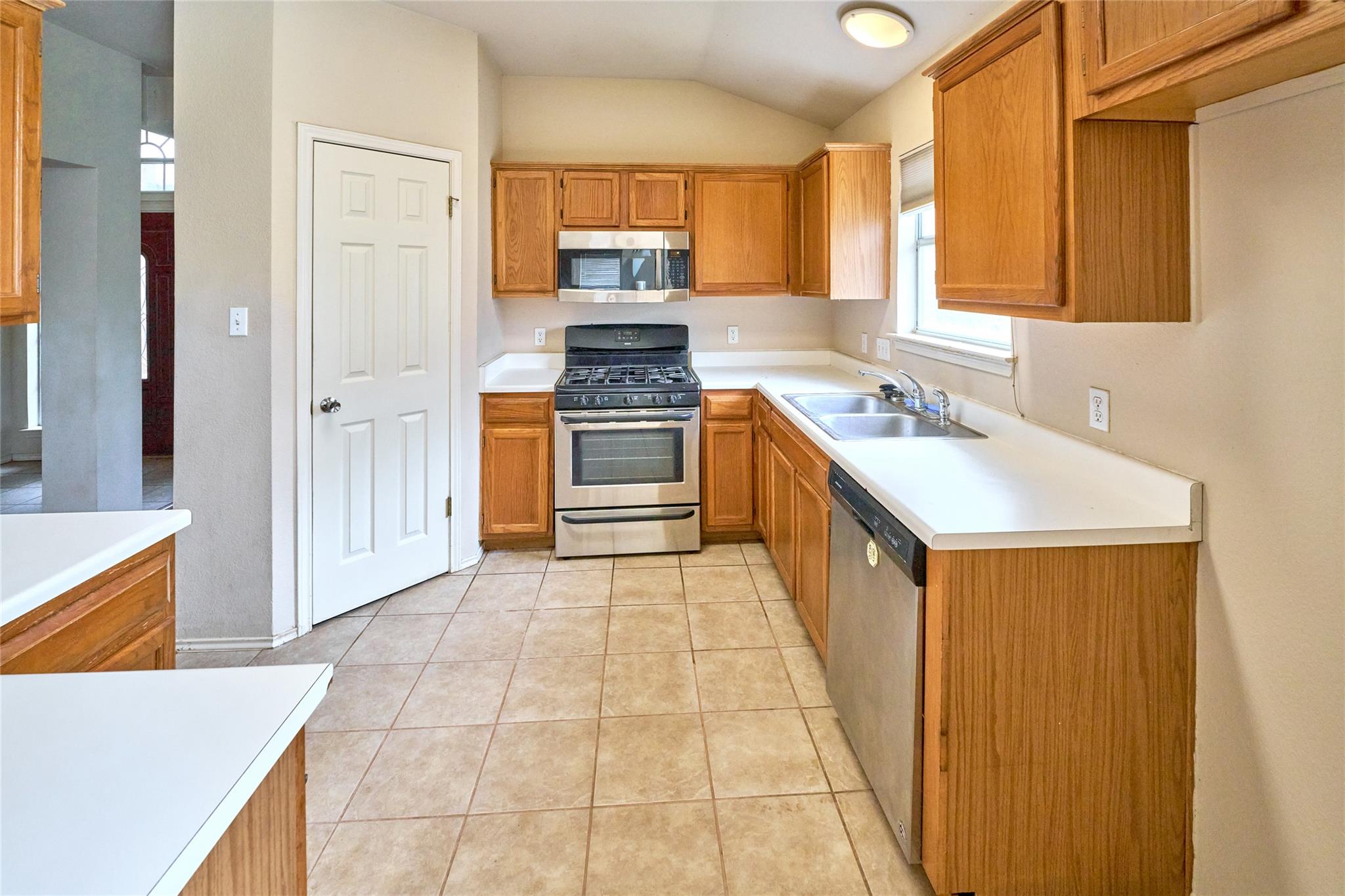 2712 SETTLEMENT Dr, Round Rock, TX 78665