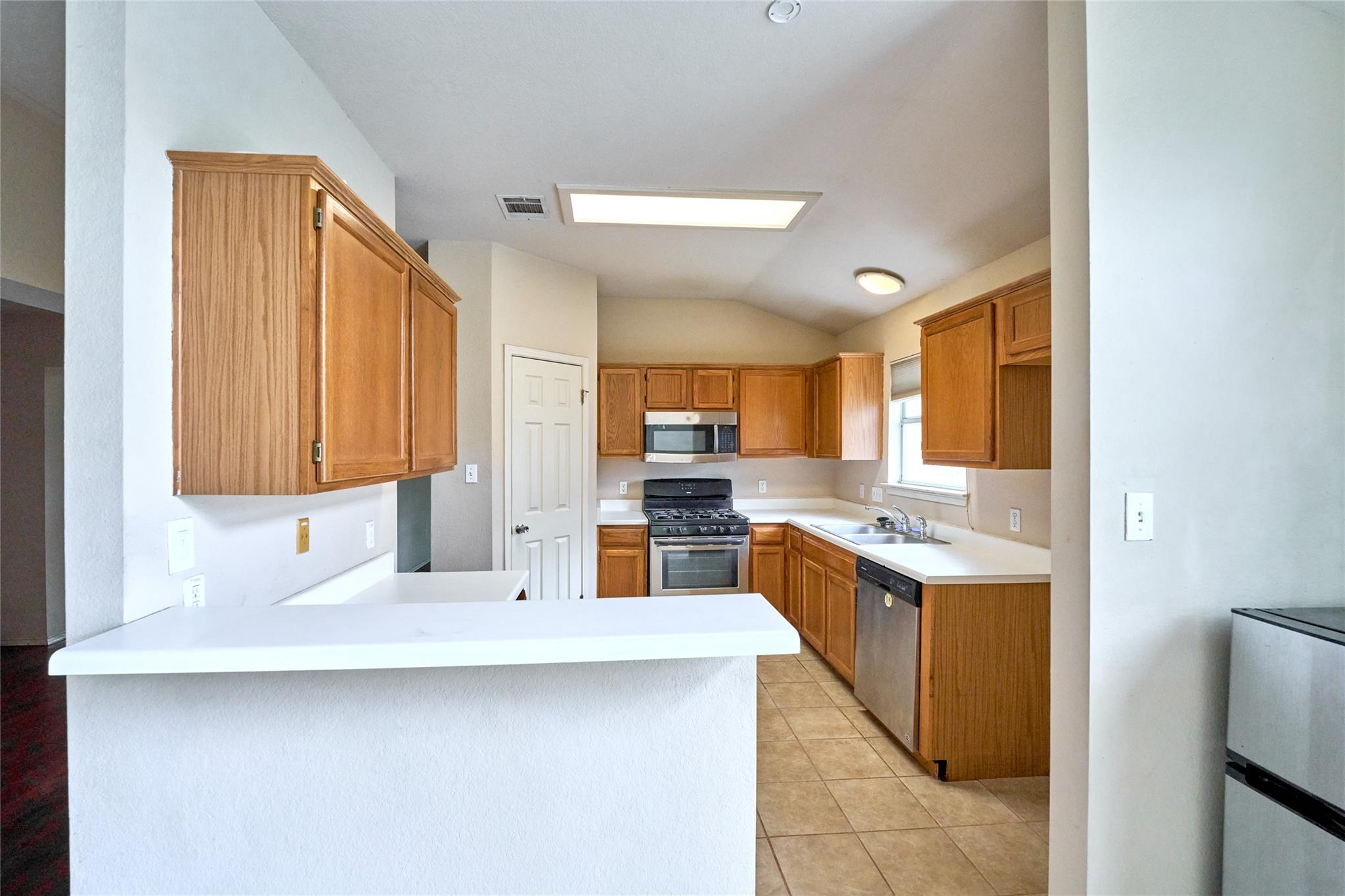 2712 SETTLEMENT Dr, Round Rock, TX 78665