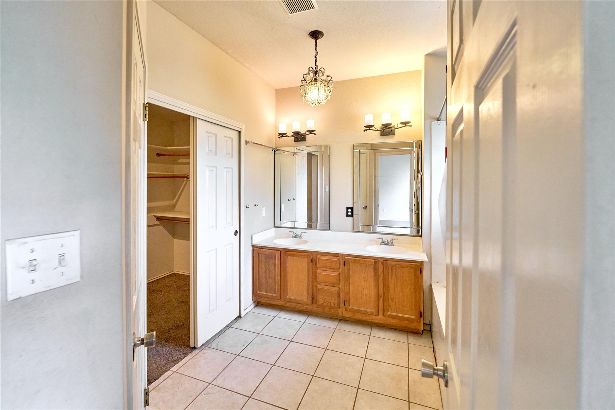 2712 SETTLEMENT Dr, Round Rock, TX 78665