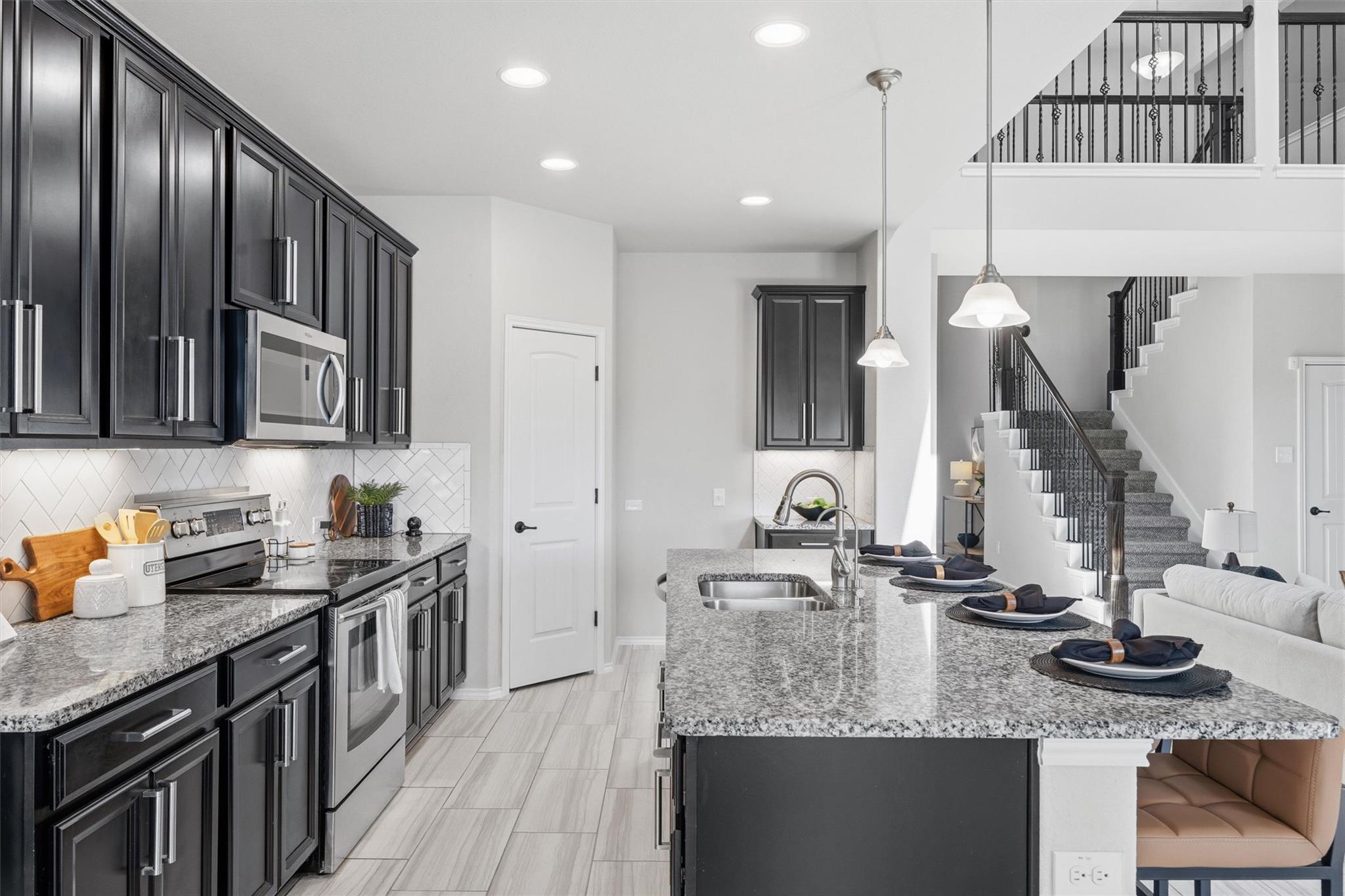 107 Finley St, Hutto, TX 78634