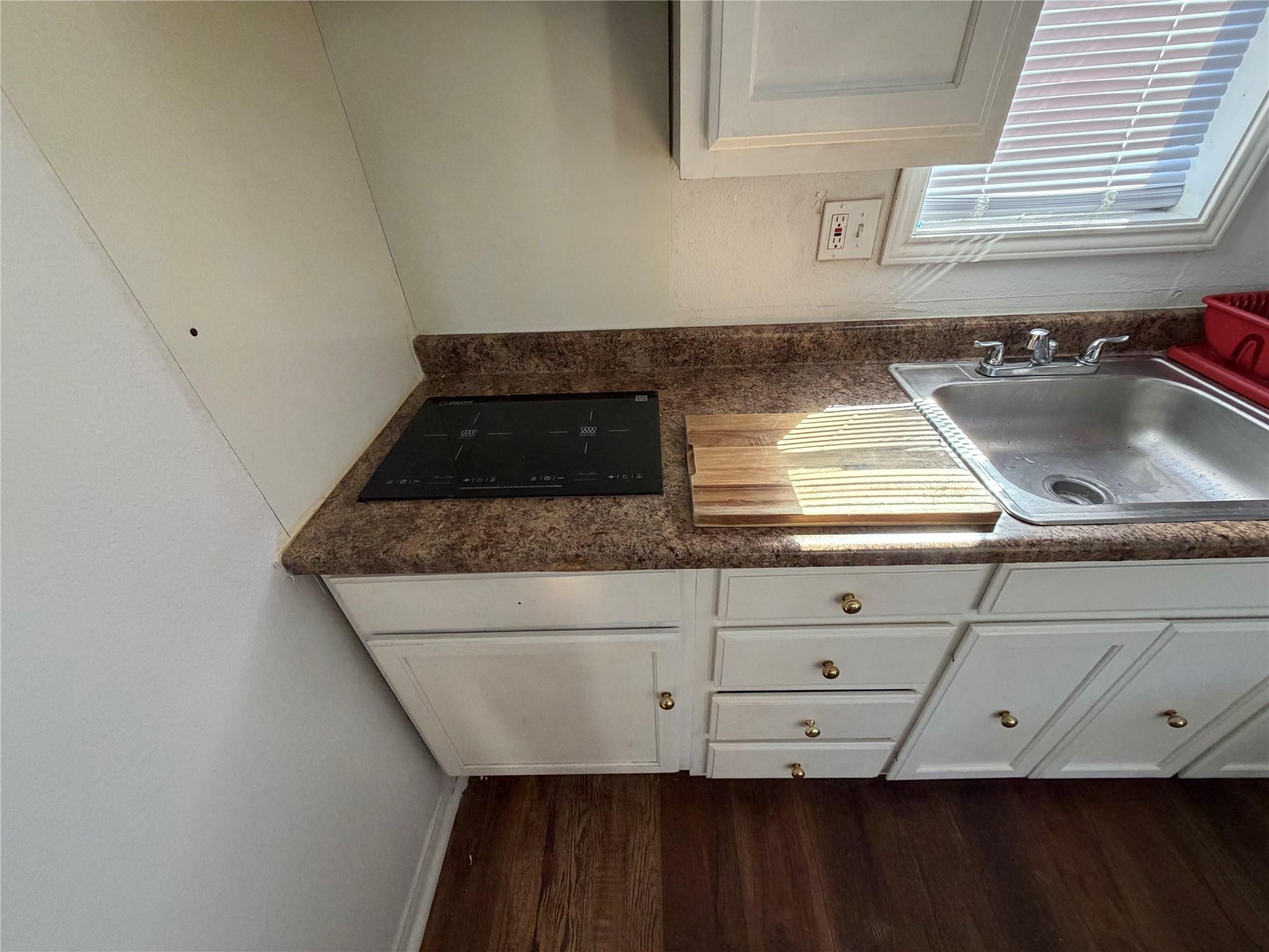 2409 Sanders Ln, Austin, TX 78748