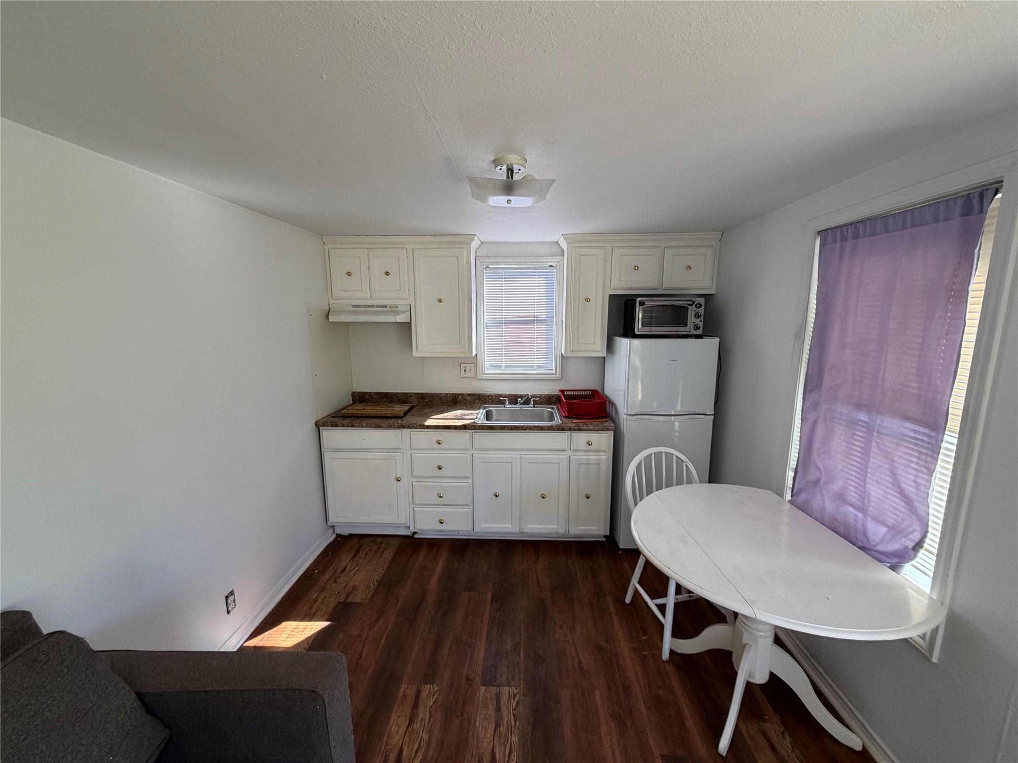 2409 Sanders Ln, Austin, TX 78748