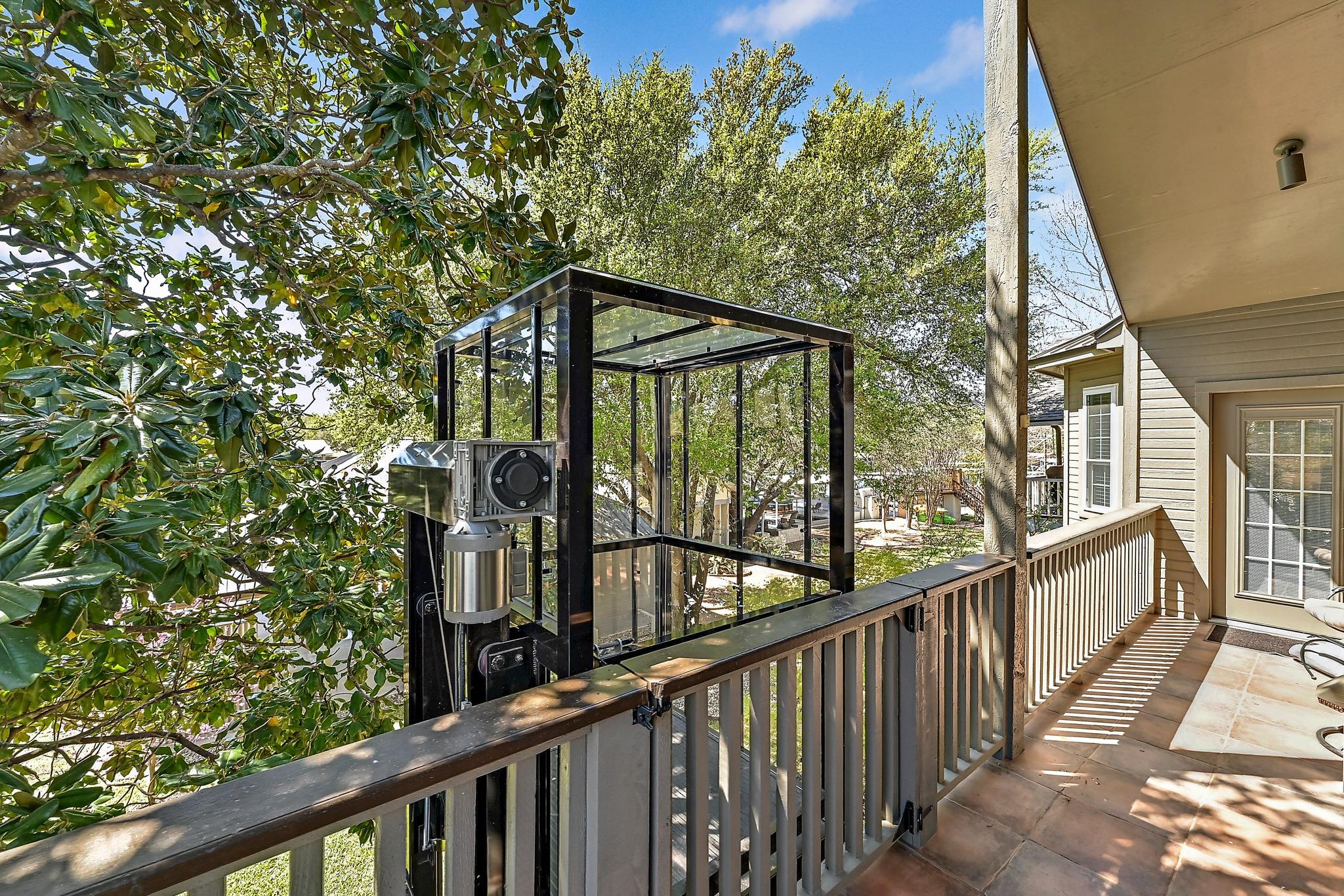 2210 Fredwoods Dr, Kingsland, TX 78639