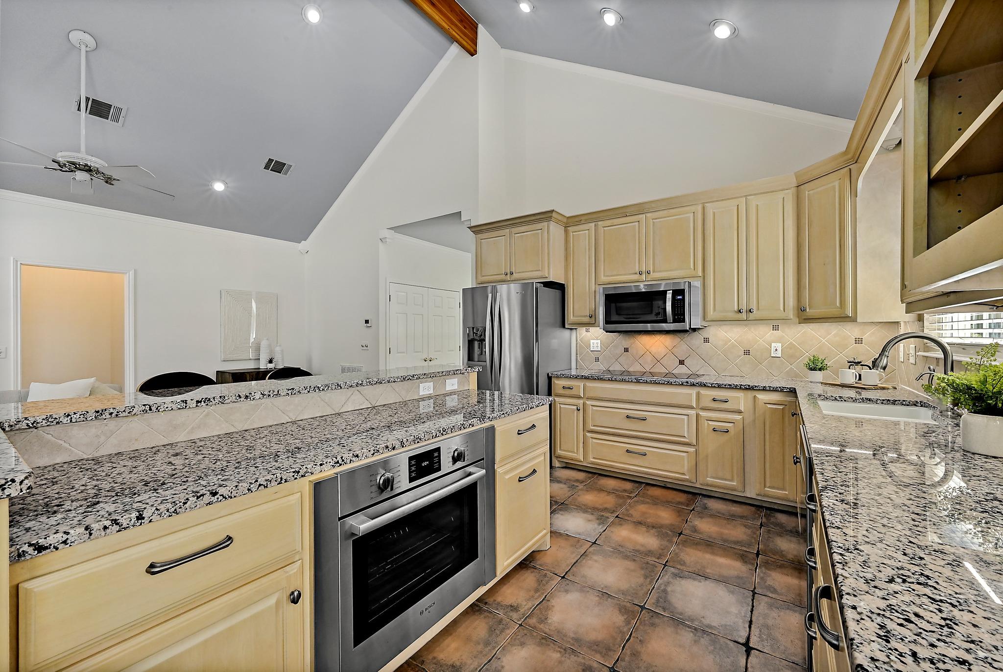 2210 Fredwoods Dr, Kingsland, TX 78639