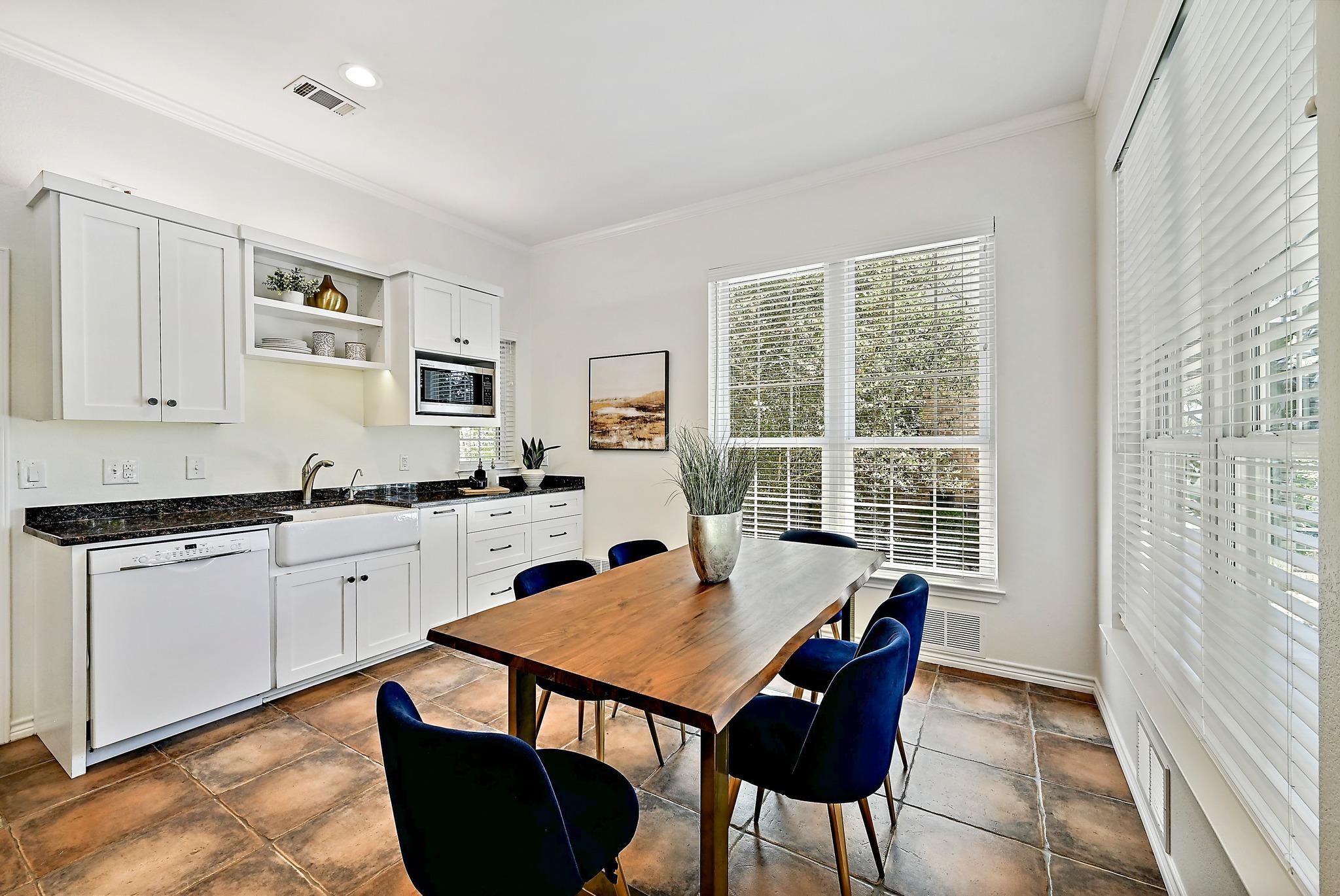 2210 Fredwoods Dr, Kingsland, TX 78639