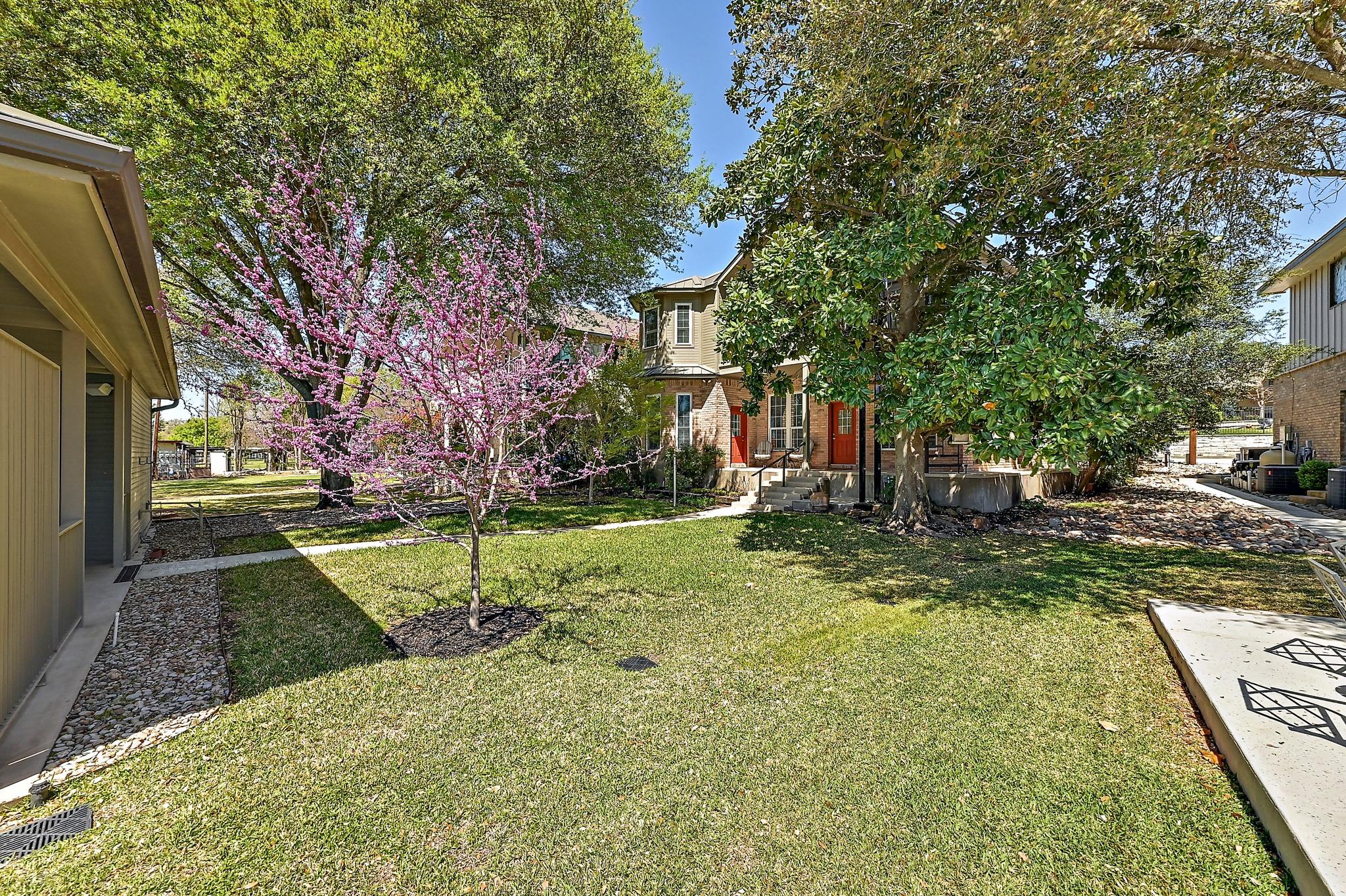 2210 Fredwoods Dr, Kingsland, TX 78639