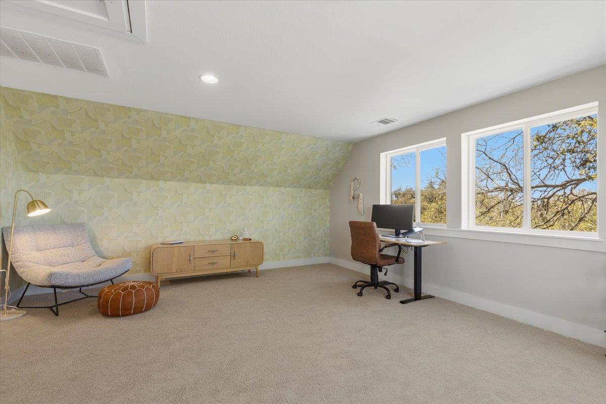 1405 Matthews Ln, Austin, TX 78745