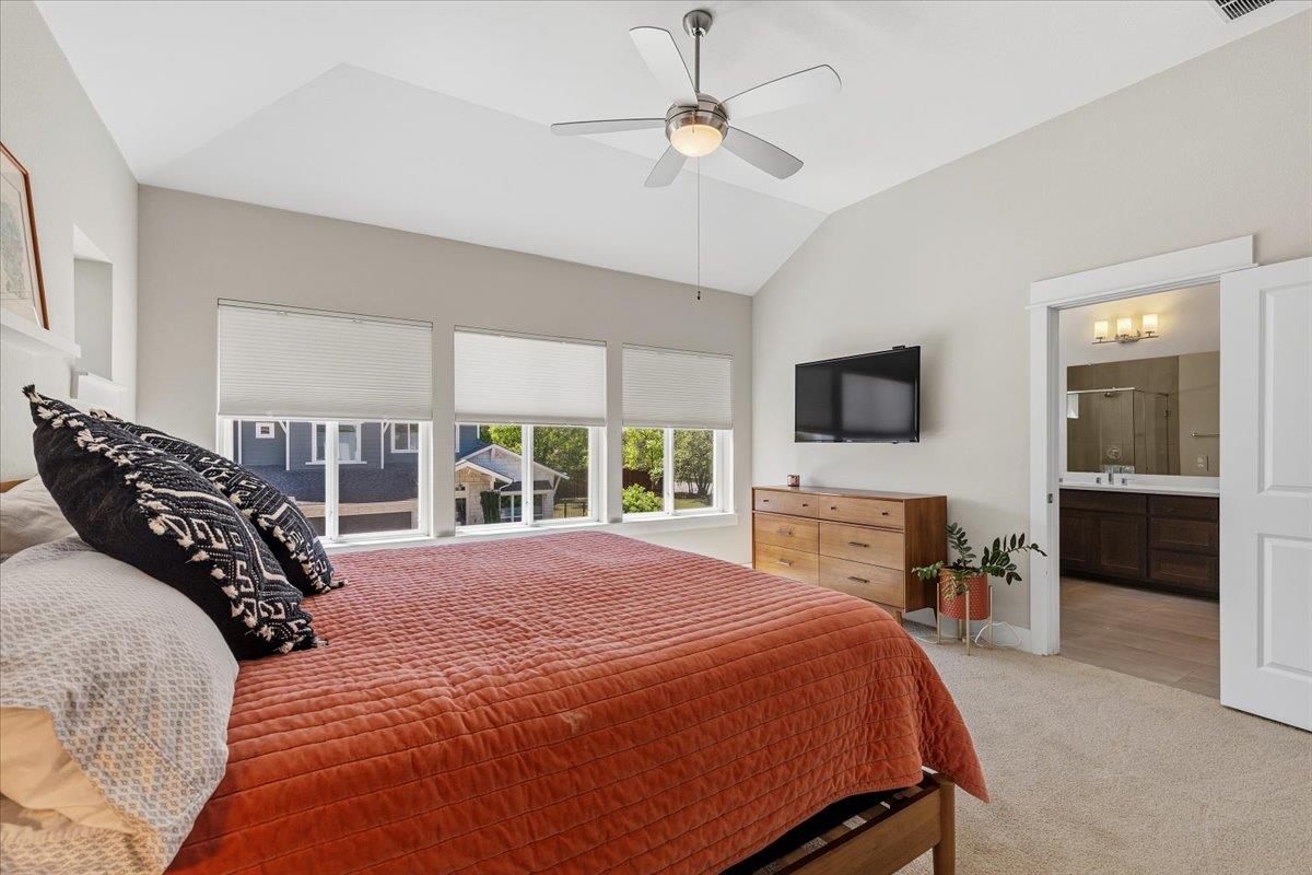 1405 Matthews Ln, Austin, TX 78745