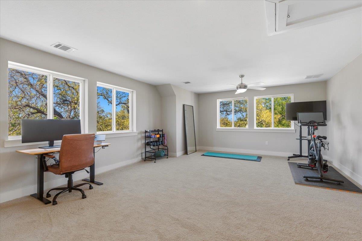 1405 Matthews Ln, Austin, TX 78745