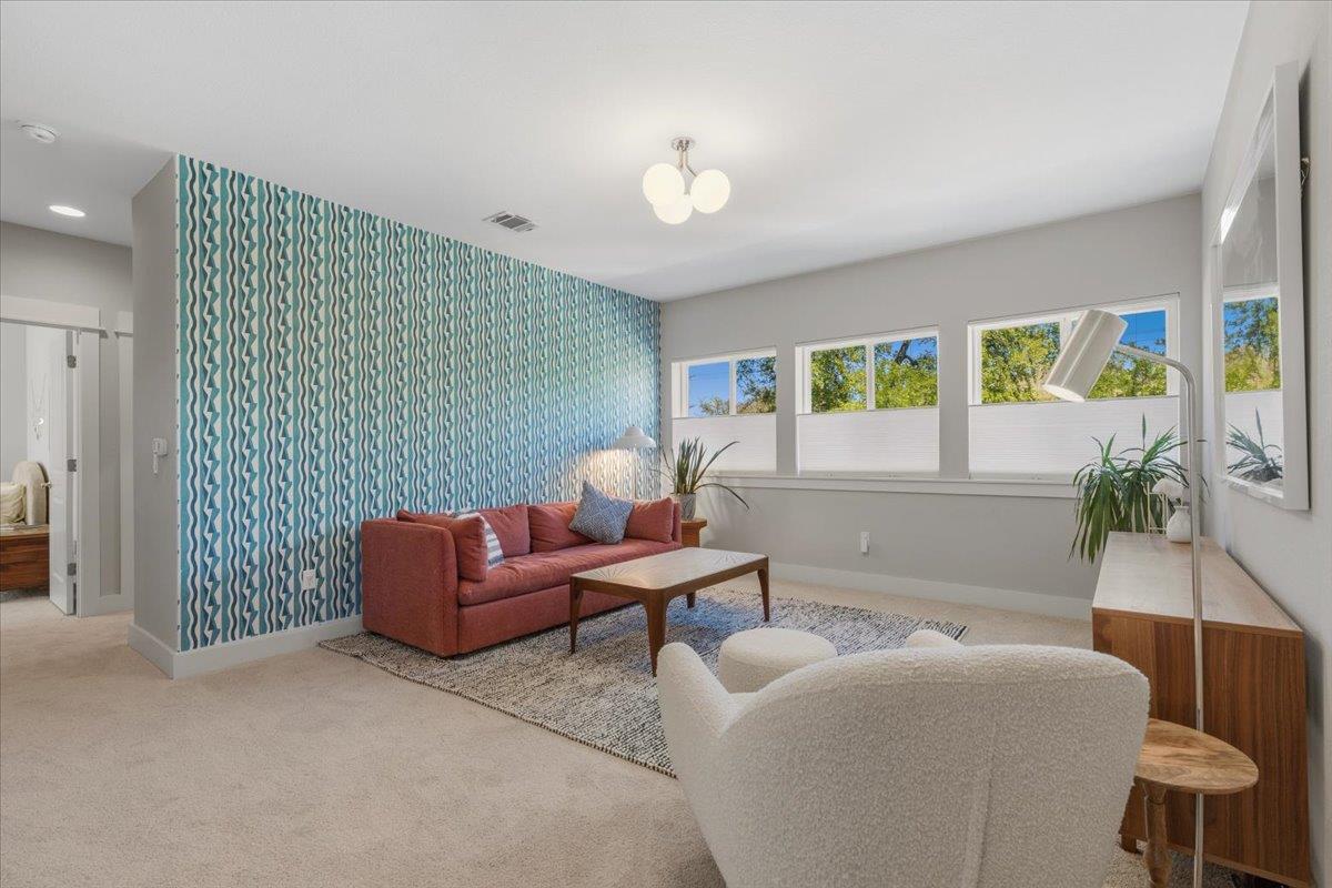 1405 Matthews Ln, Austin, TX 78745