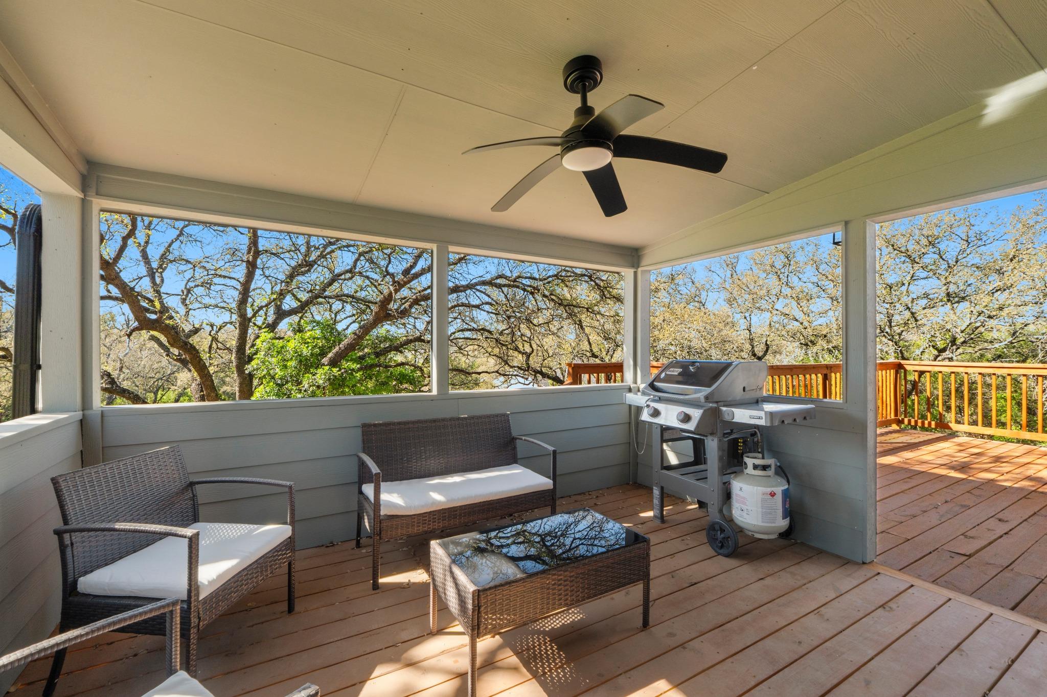 205 Shadows Dr, Spicewood, TX 78669