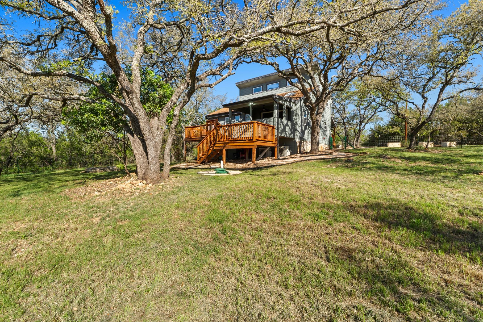 205 Shadows Dr, Spicewood, TX 78669