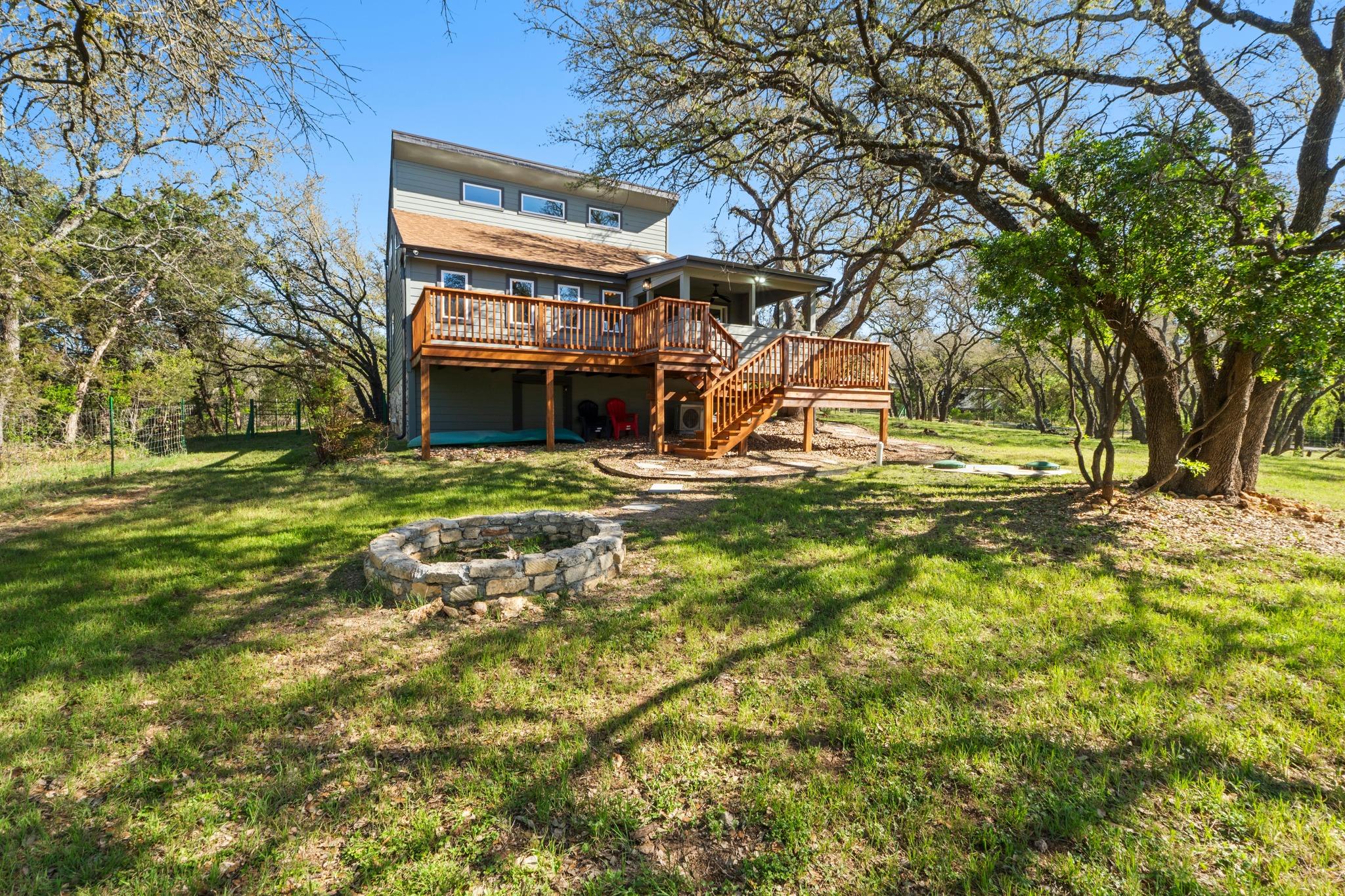 205 Shadows Dr, Spicewood, TX 78669