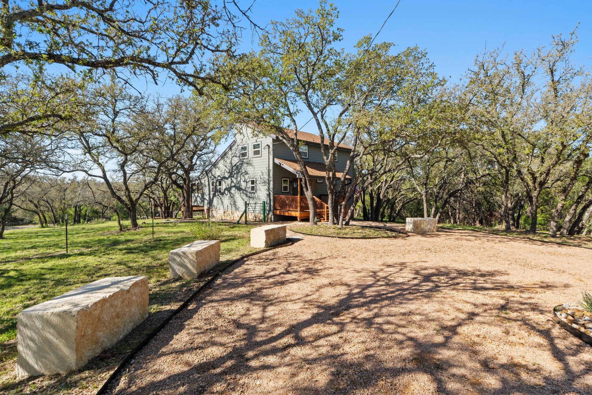 205 Shadows Dr, Spicewood, TX 78669