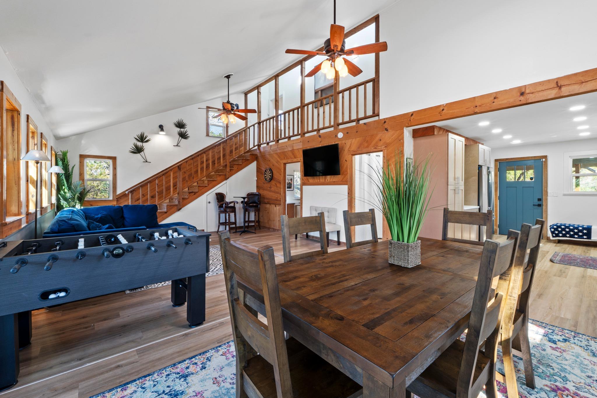 205 Shadows Dr, Spicewood, TX 78669