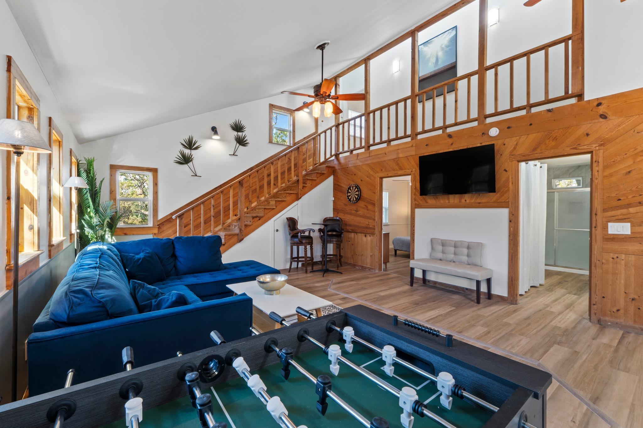 205 Shadows Dr, Spicewood, TX 78669