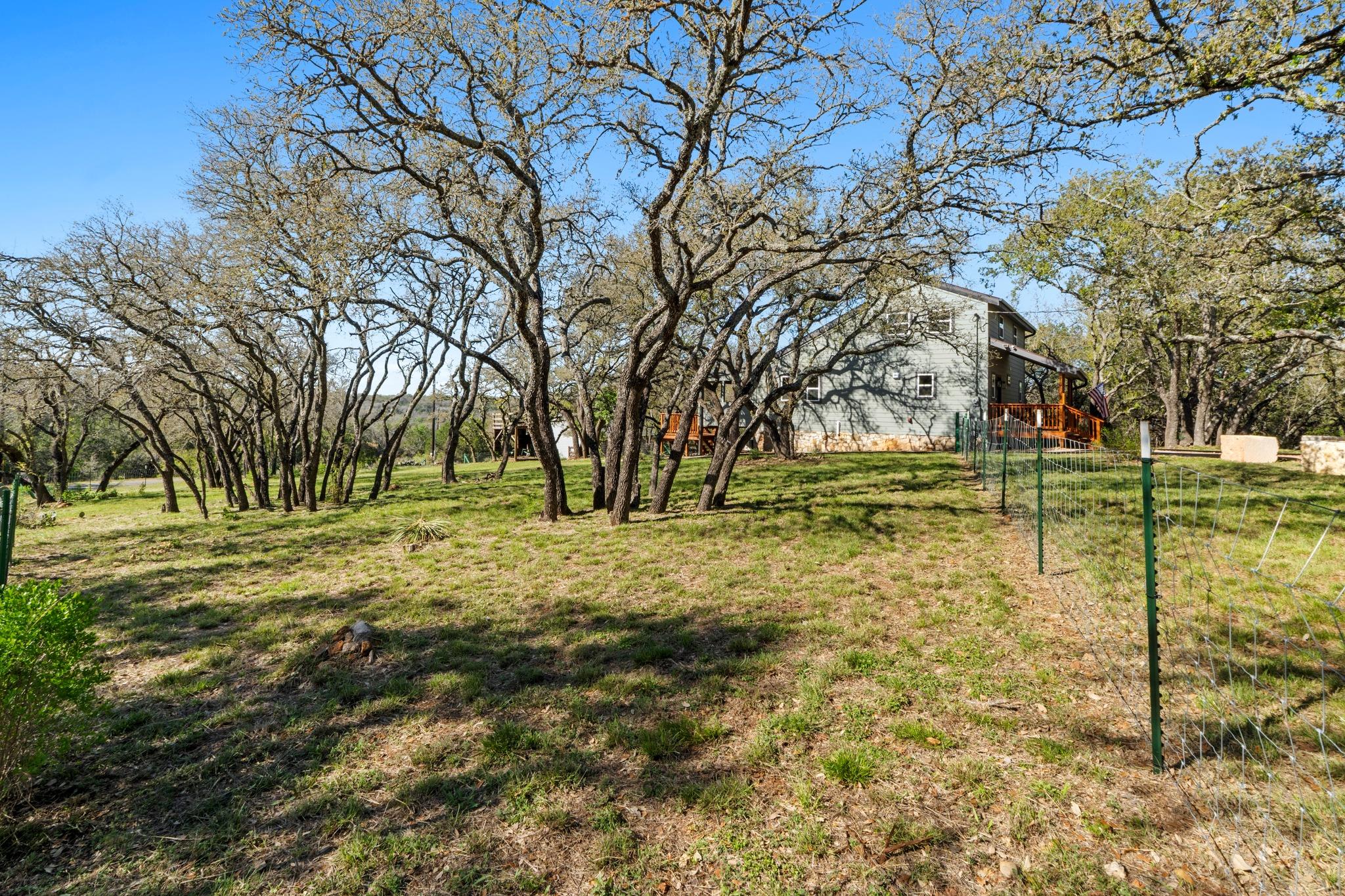 205 Shadows Dr, Spicewood, TX 78669