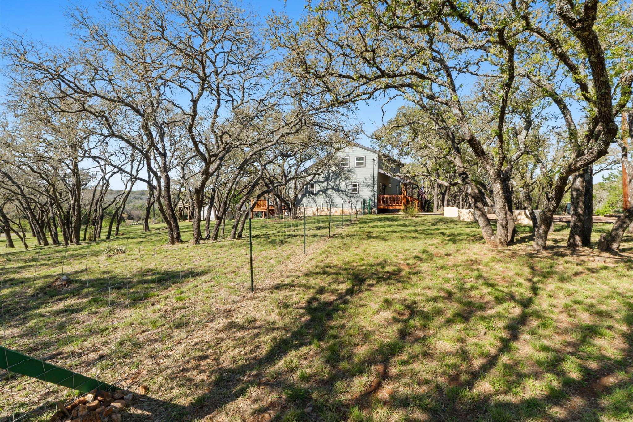 205 Shadows Dr, Spicewood, TX 78669