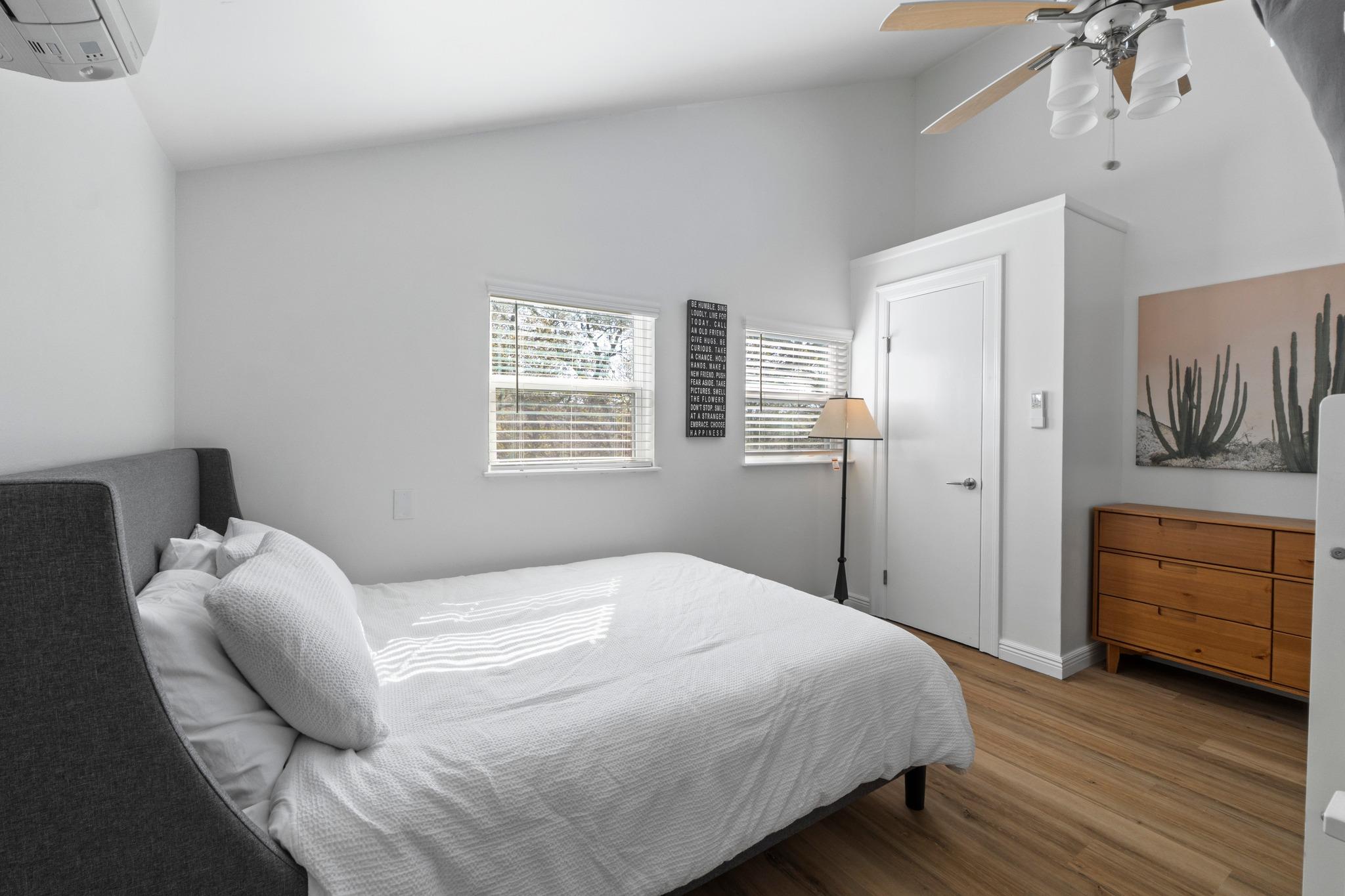 205 Shadows Dr, Spicewood, TX 78669