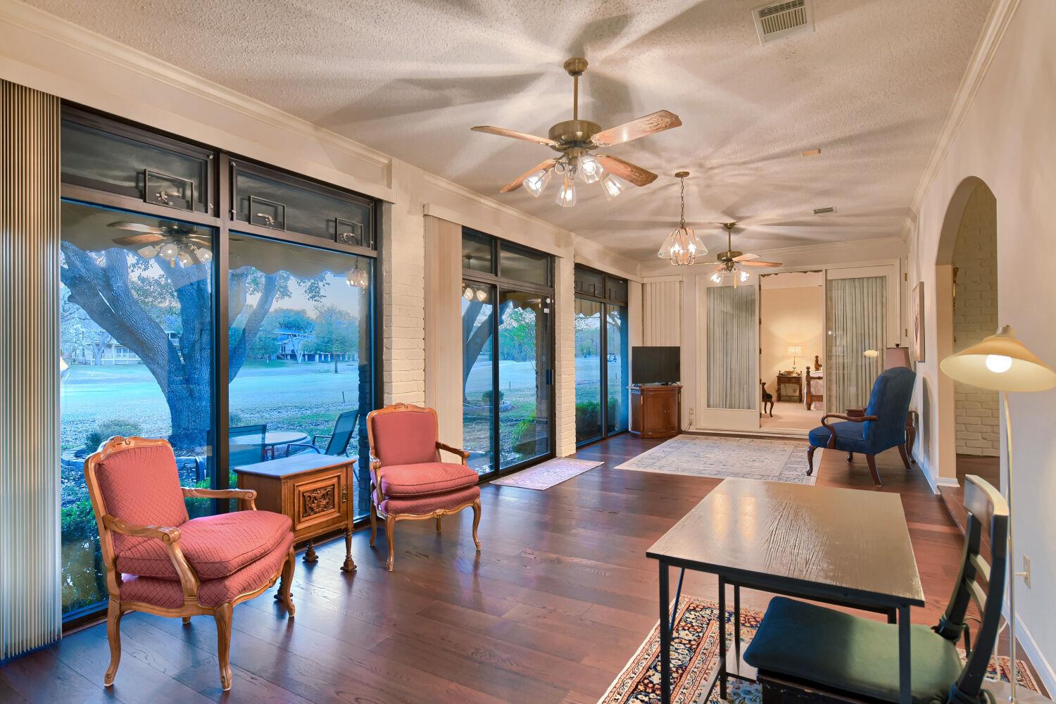 10904 Legends Ln, Austin, TX 78747