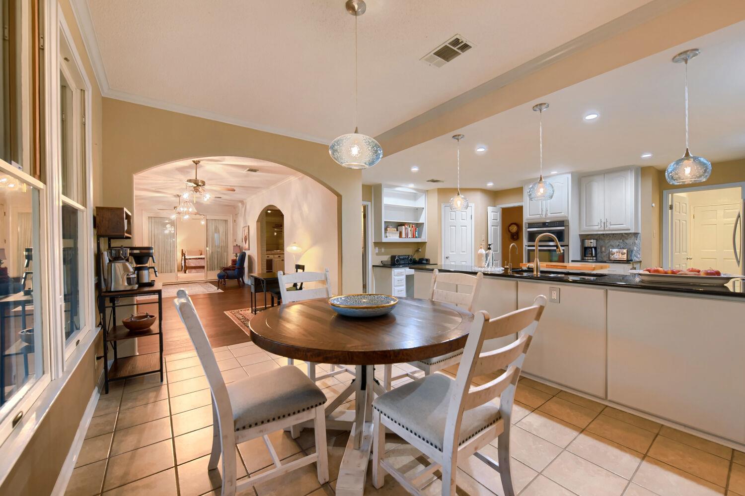 10904 Legends Ln, Austin, TX 78747