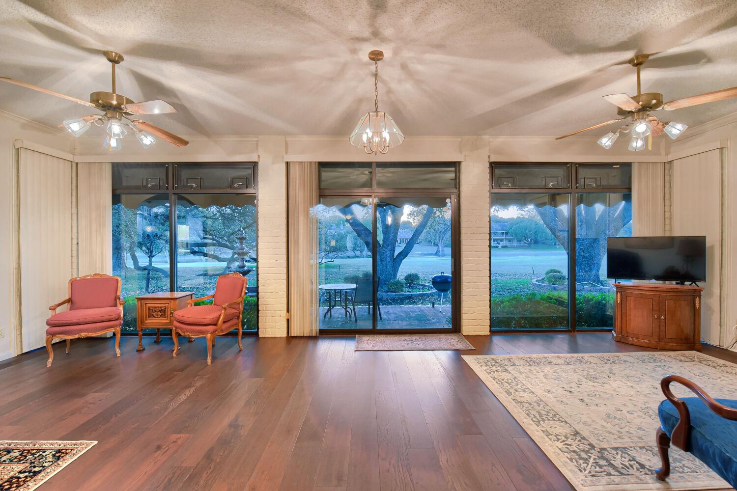 10904 Legends Ln, Austin, TX 78747