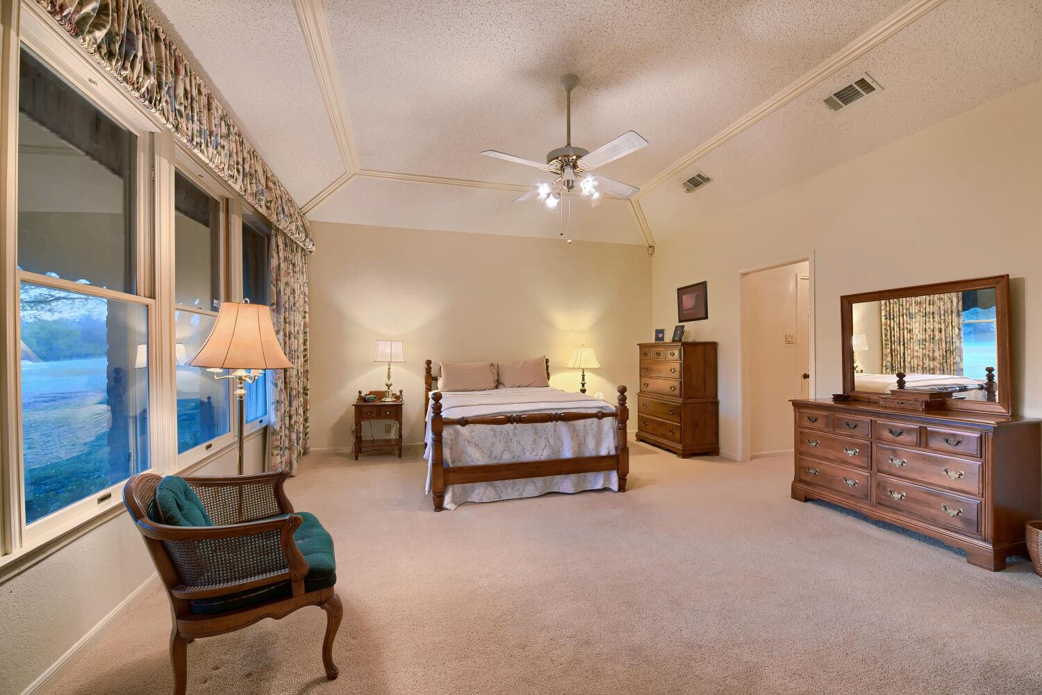 10904 Legends Ln, Austin, TX 78747