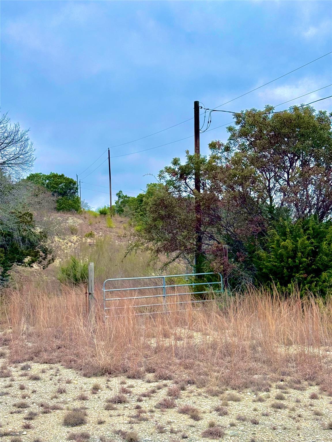 123 Fox Trail Dr, Center Point, TX 78013