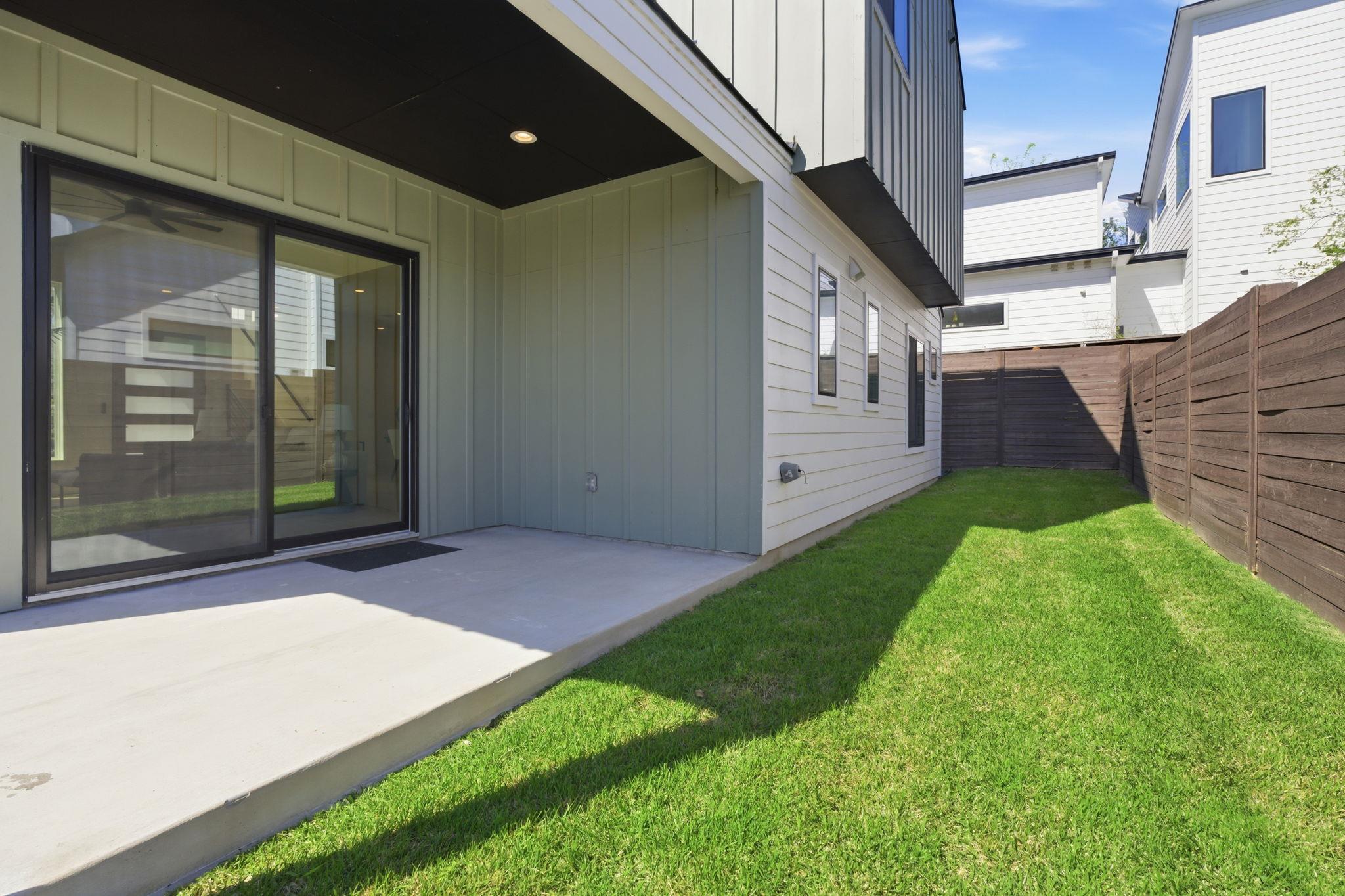 400 Post Road Dr, Austin, TX 78704