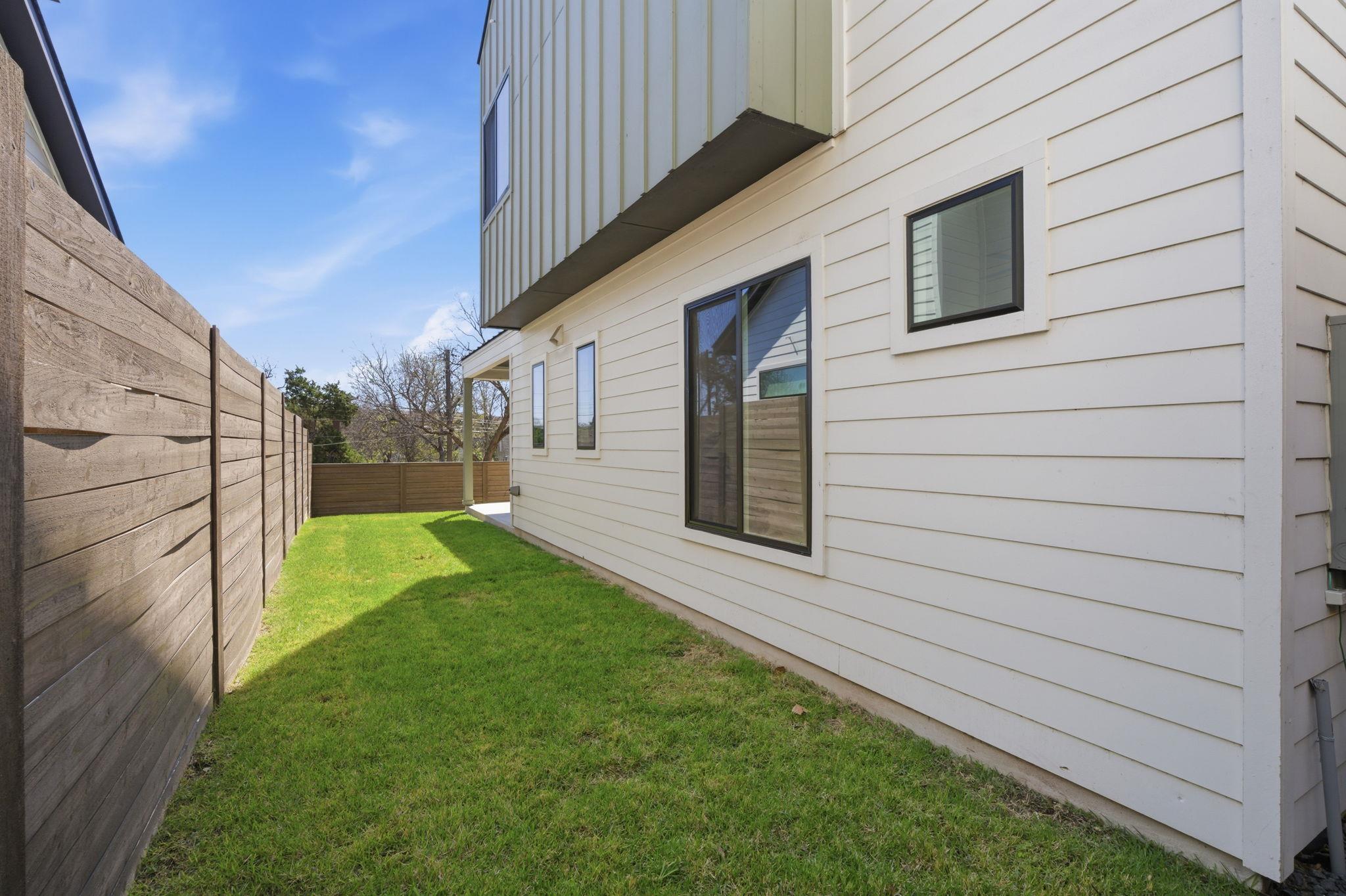 400 Post Road Dr, Austin, TX 78704