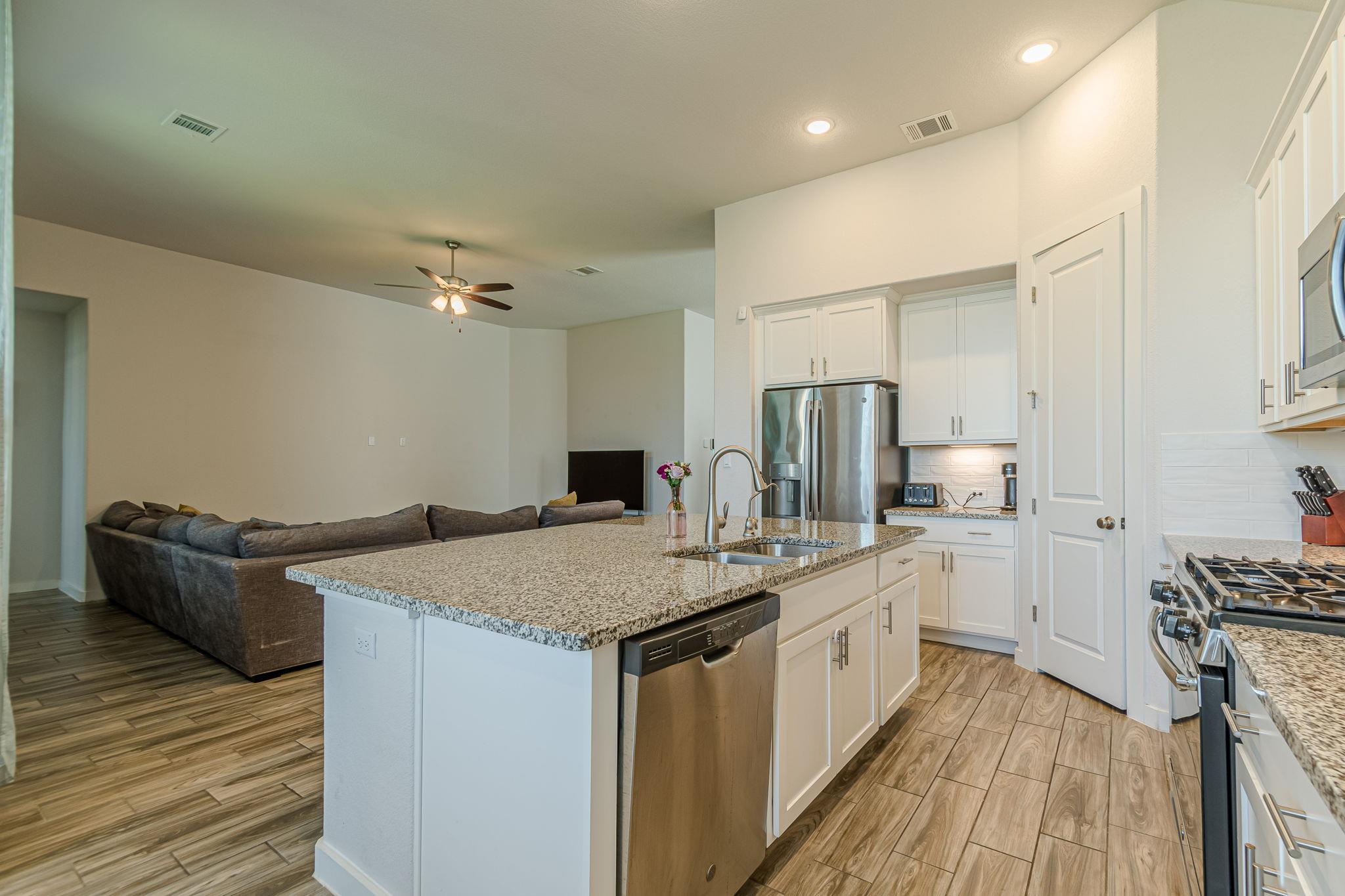 148 Emerald Green Rd, San Marcos, TX 78666