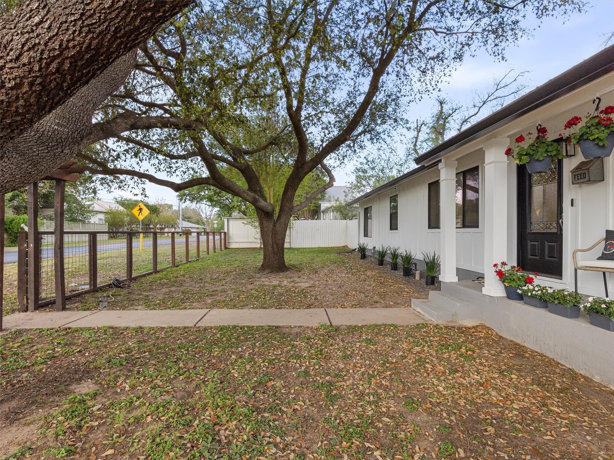 1106 Spring St, Bastrop, TX 78602