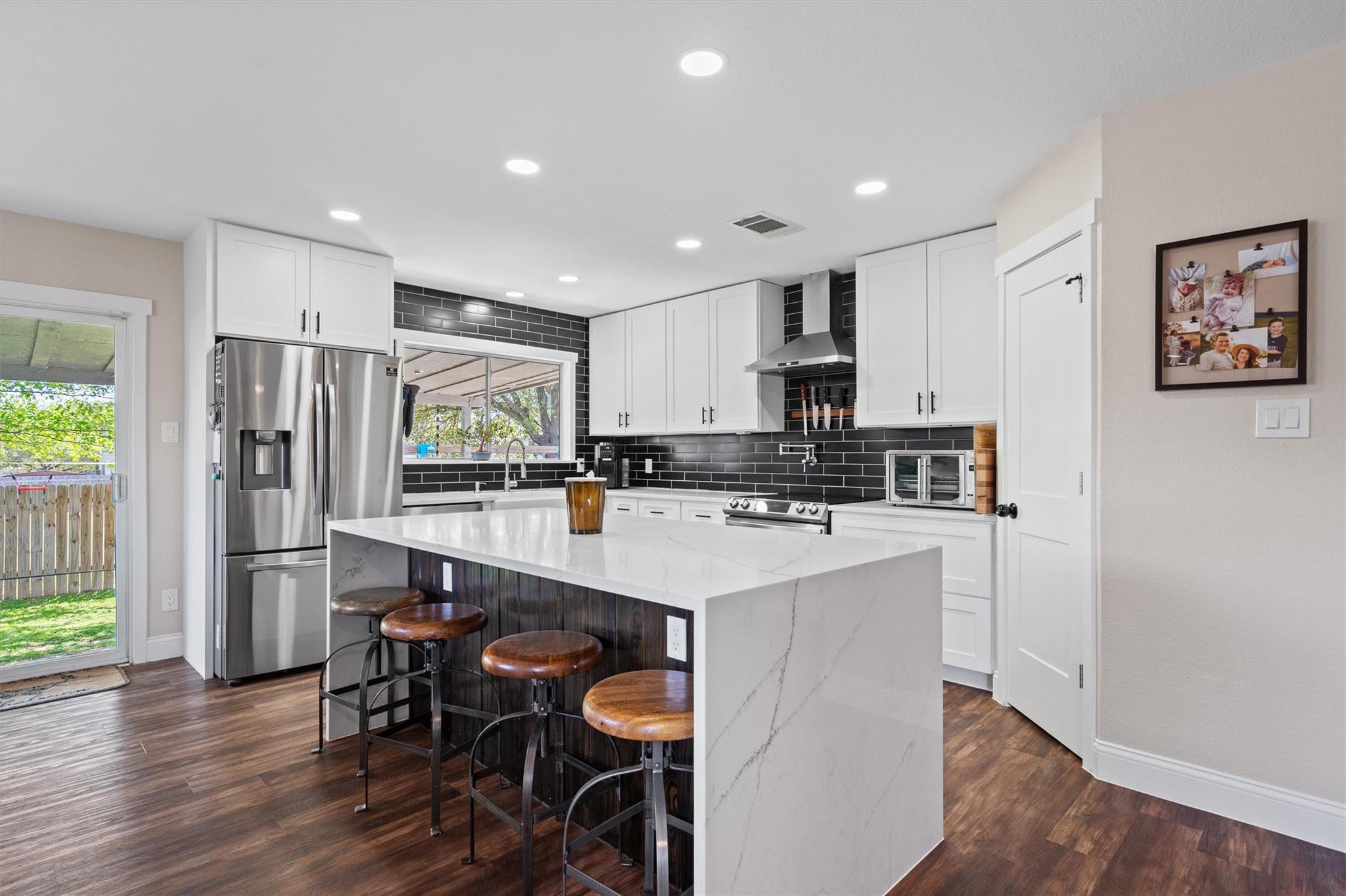 1301 Sheltie Ln, Round Rock, TX 78664