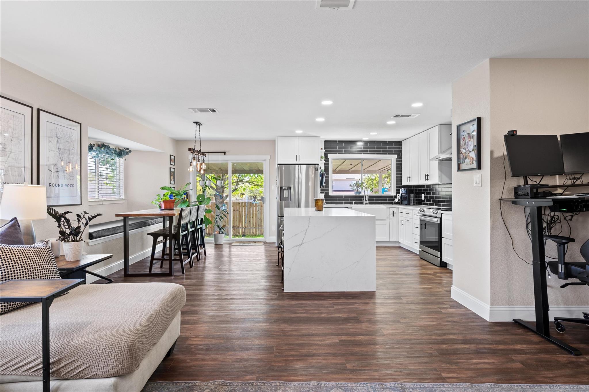 1301 Sheltie Ln, Round Rock, TX 78664