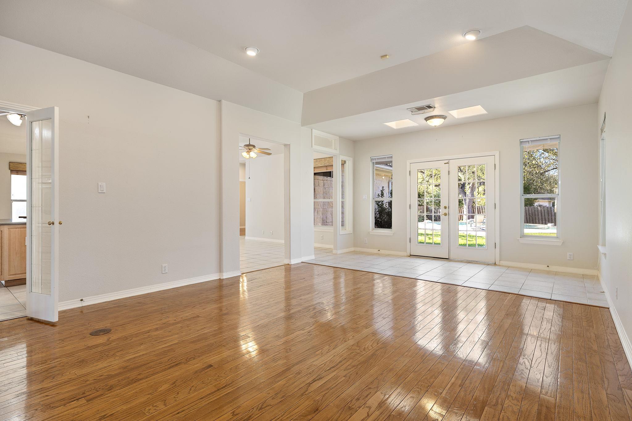 10009 Liriope Cv, Austin, TX 78750